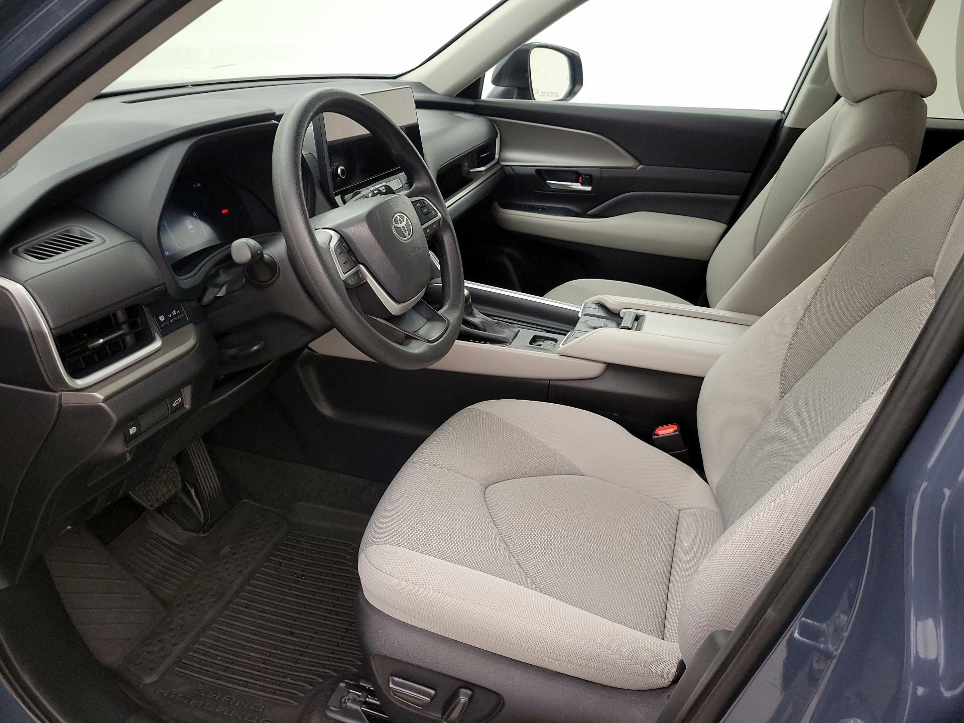 Thumbnail: 2025 Toyota Grand Highlander - 11