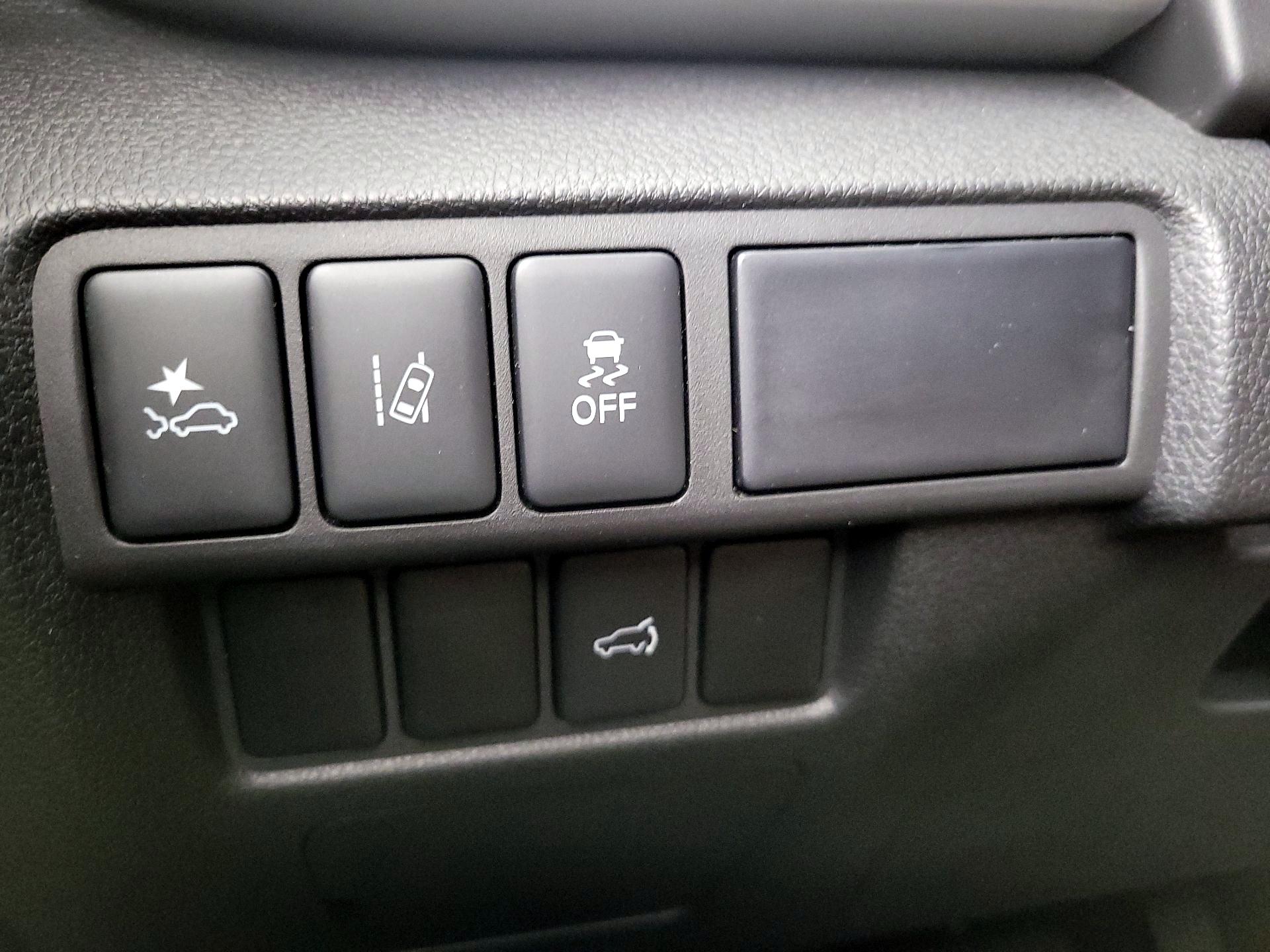 Thumbnail: 2025 Mitsubishi Eclipse Cross - 13