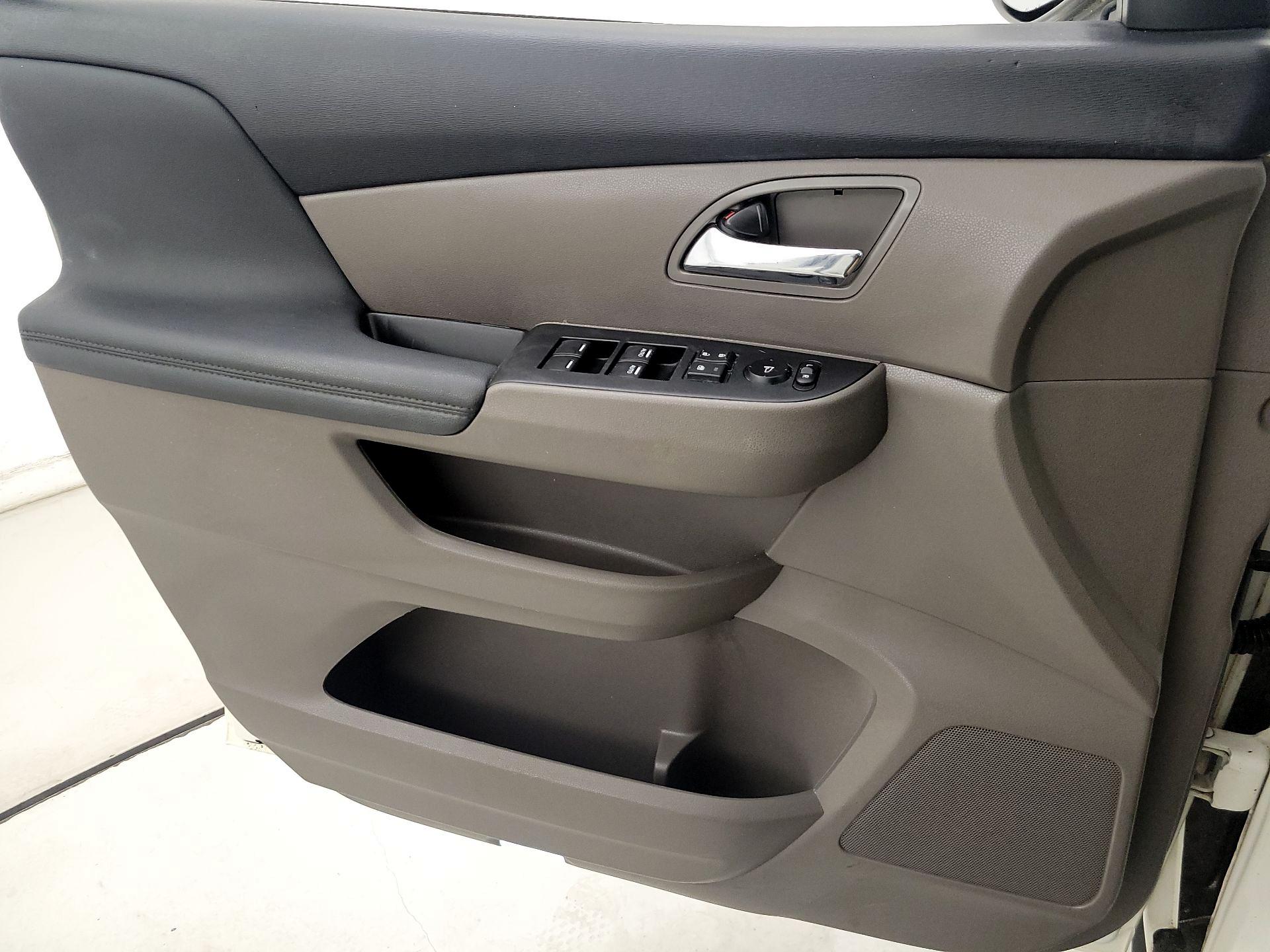 Thumbnail: 2016 Honda Odyssey - 12