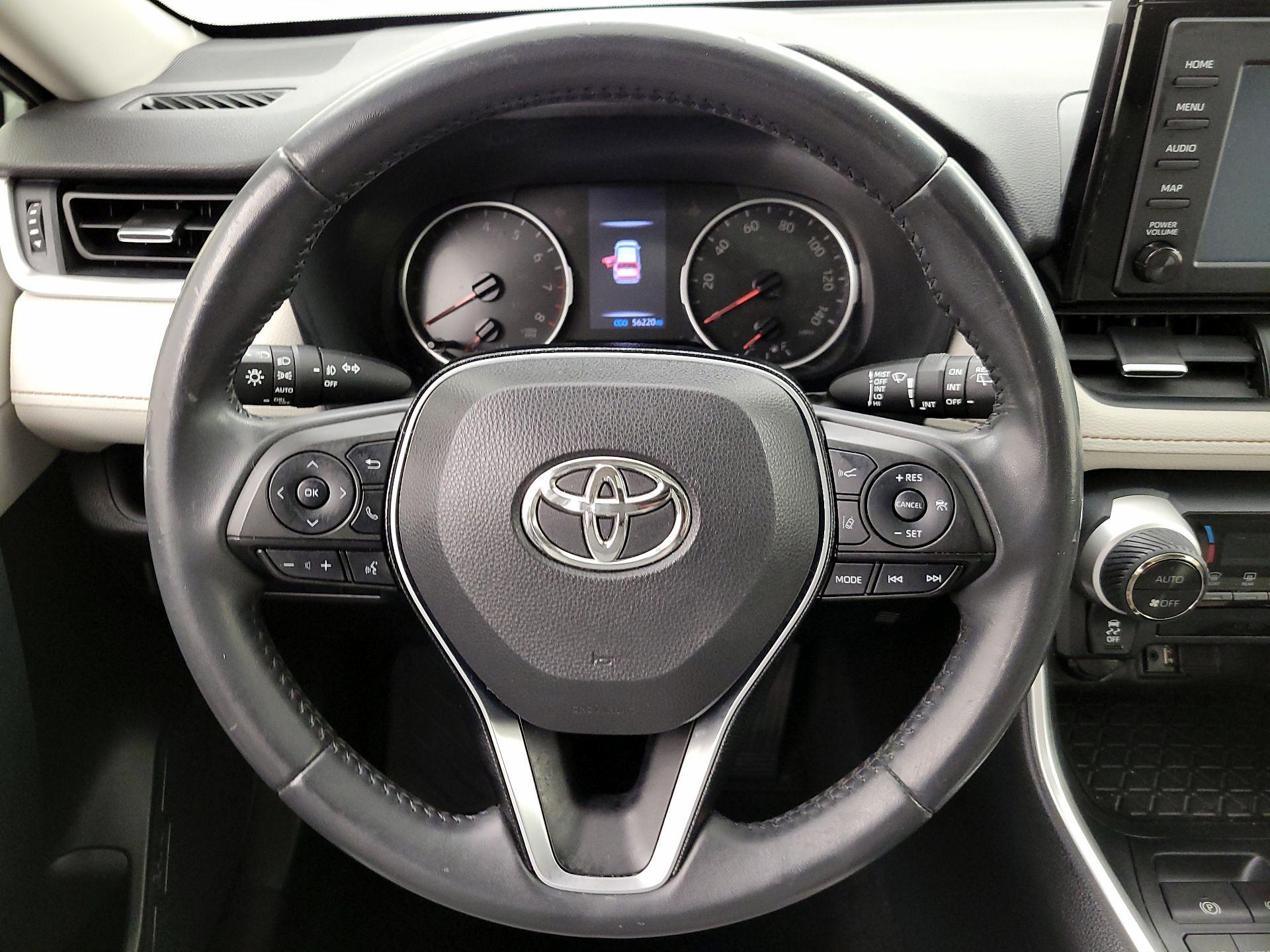 Thumbnail: 2019 Toyota RAV4 - 10