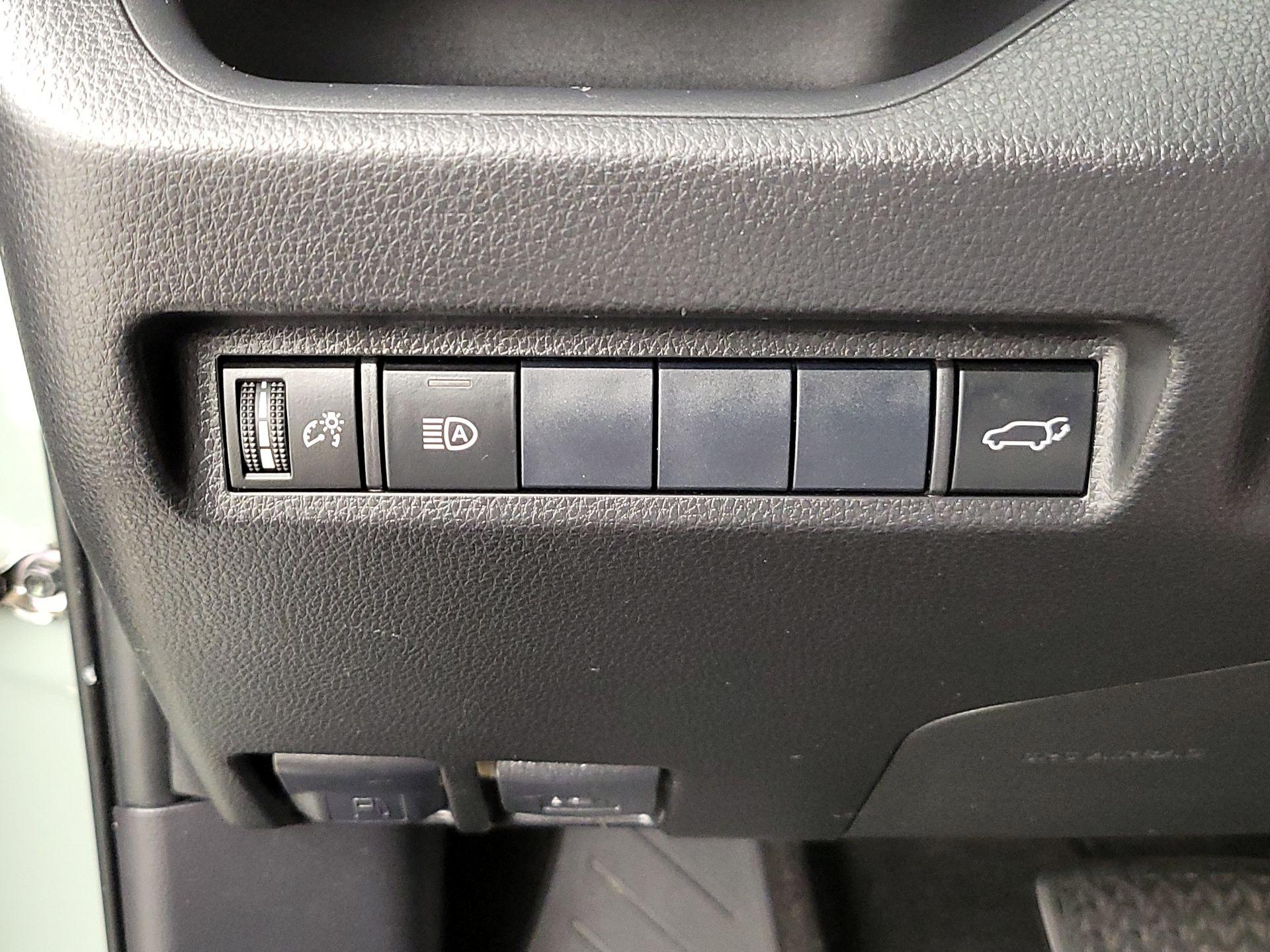 Thumbnail: 2019 Toyota RAV4 - 13