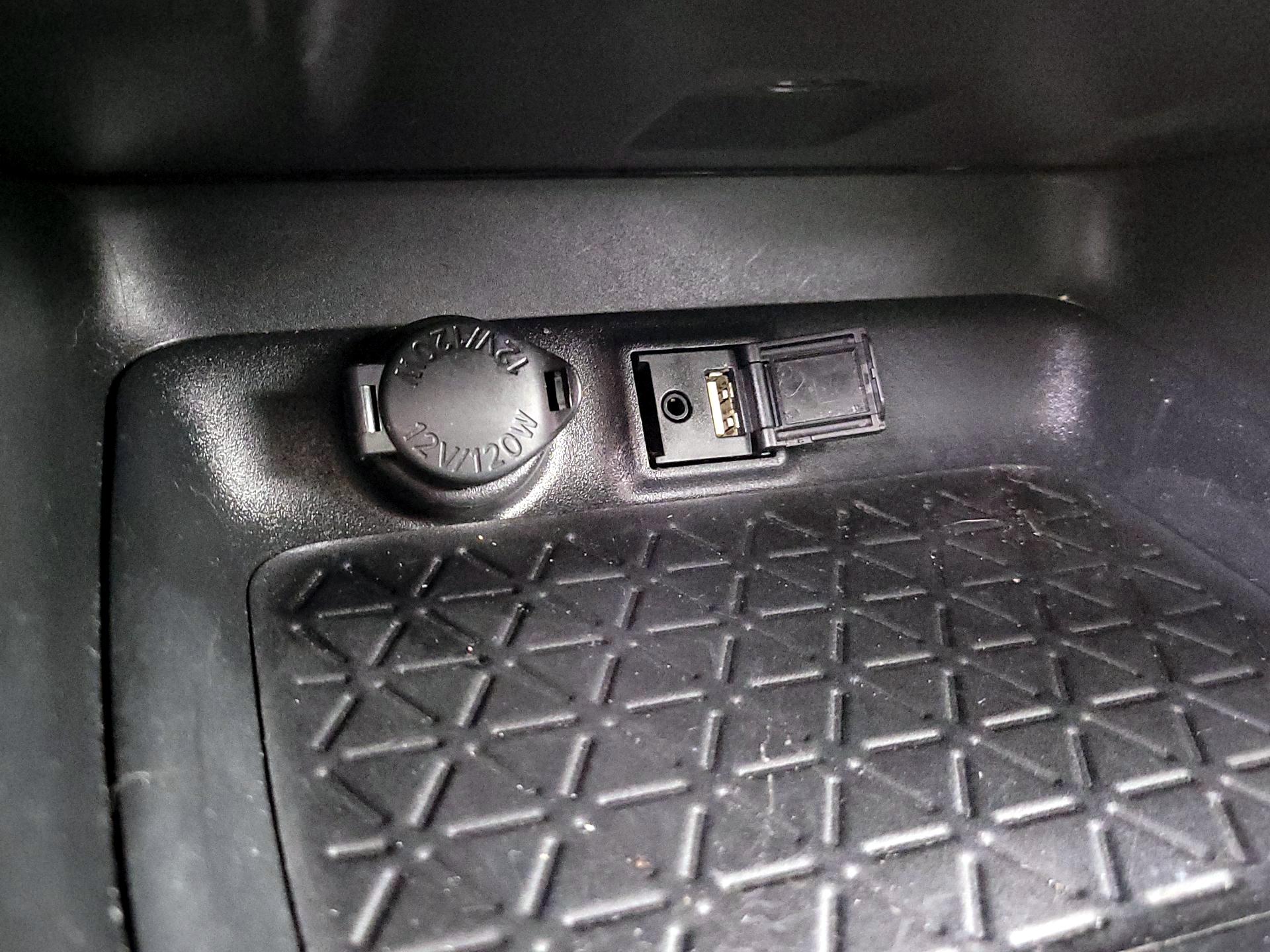 Thumbnail: 2019 Toyota RAV4 - 19