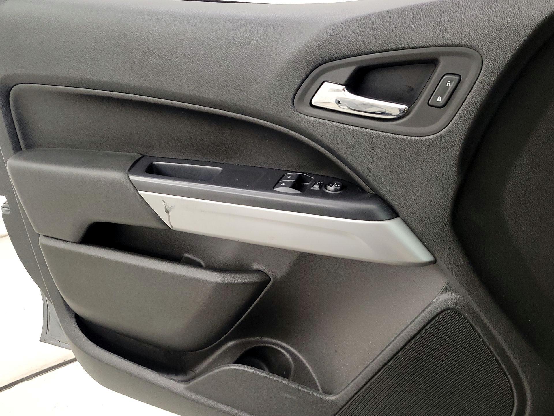 Thumbnail: 2022 Chevrolet Colorado - 12