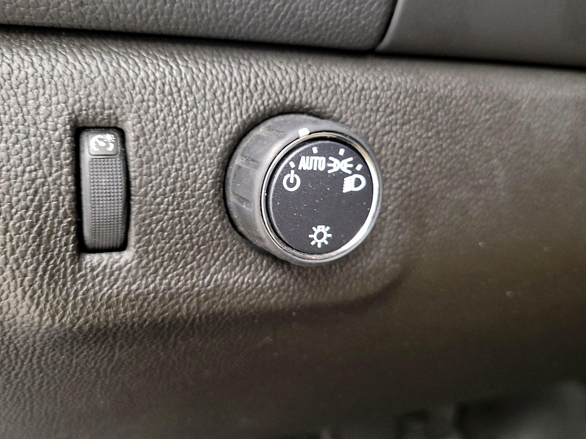 Thumbnail: 2022 Chevrolet Colorado - 13