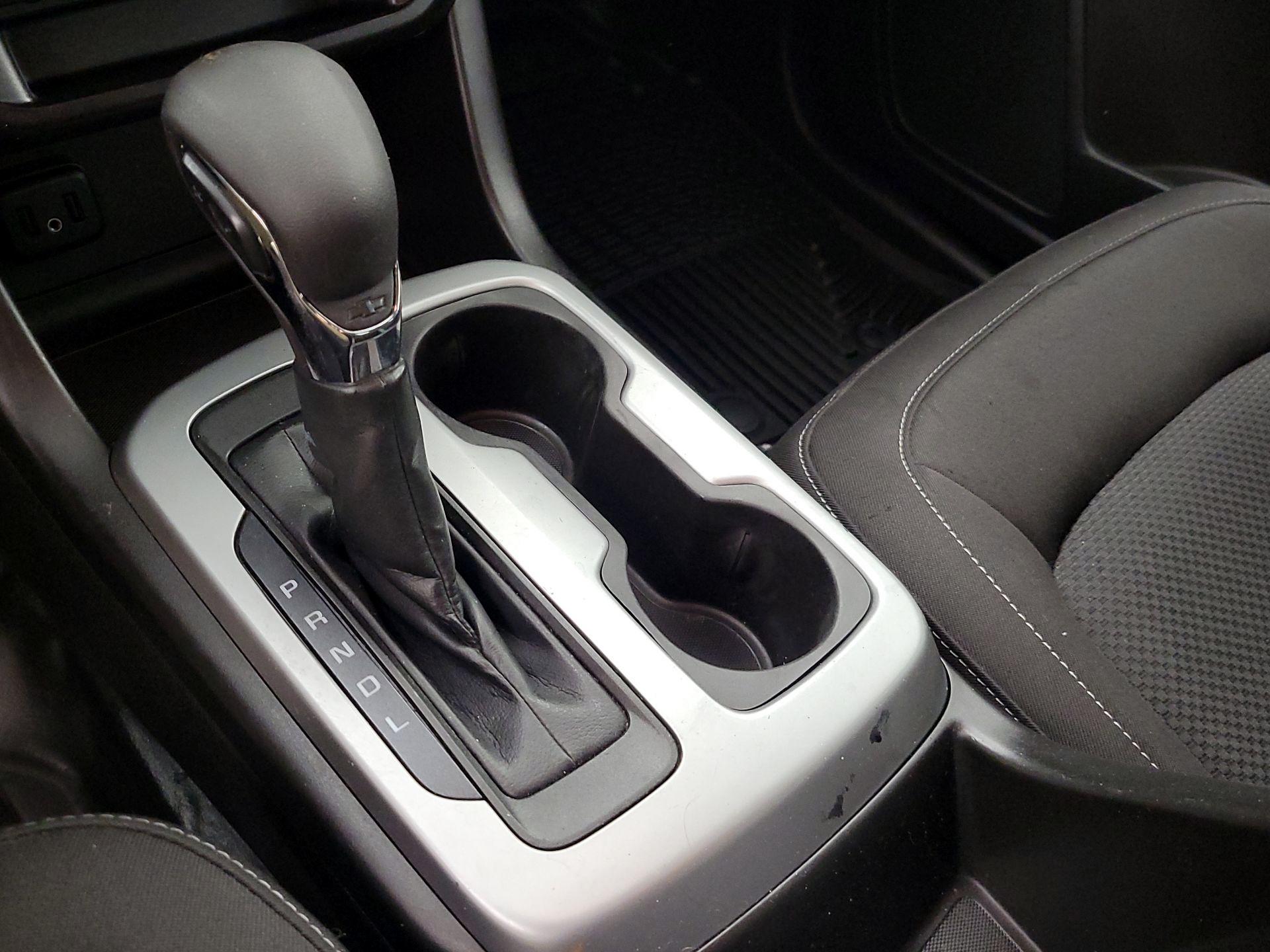 Thumbnail: 2022 Chevrolet Colorado - 17