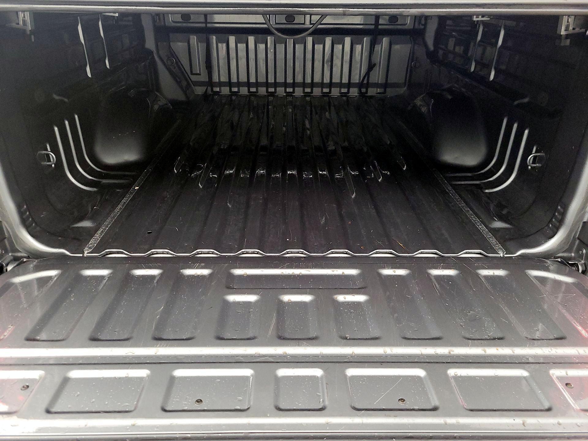 Thumbnail: 2022 Chevrolet Colorado - 19