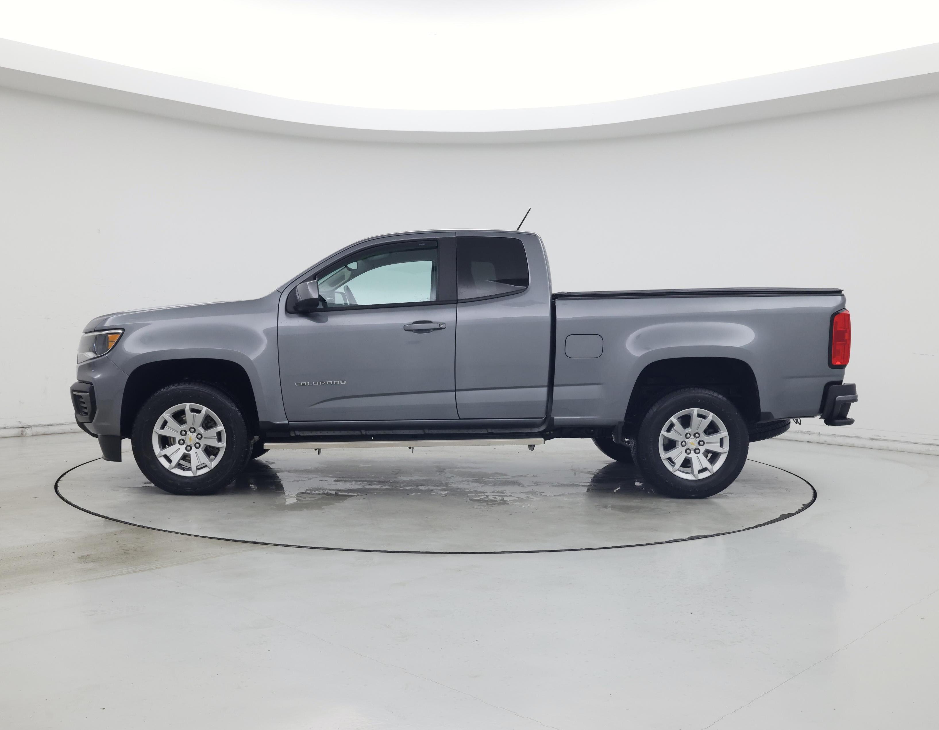 Thumbnail: 2022 Chevrolet Colorado - 3