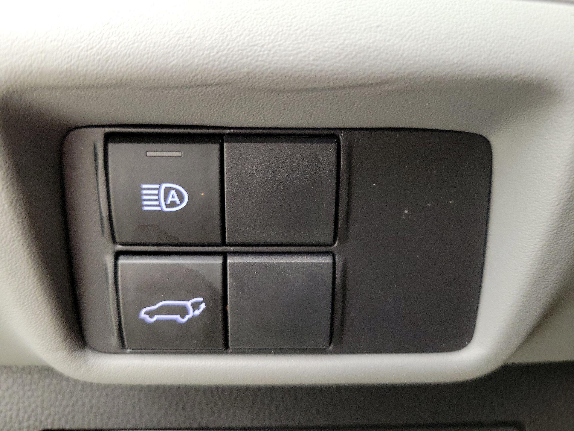 Thumbnail: 2020 Toyota Highlander - 13