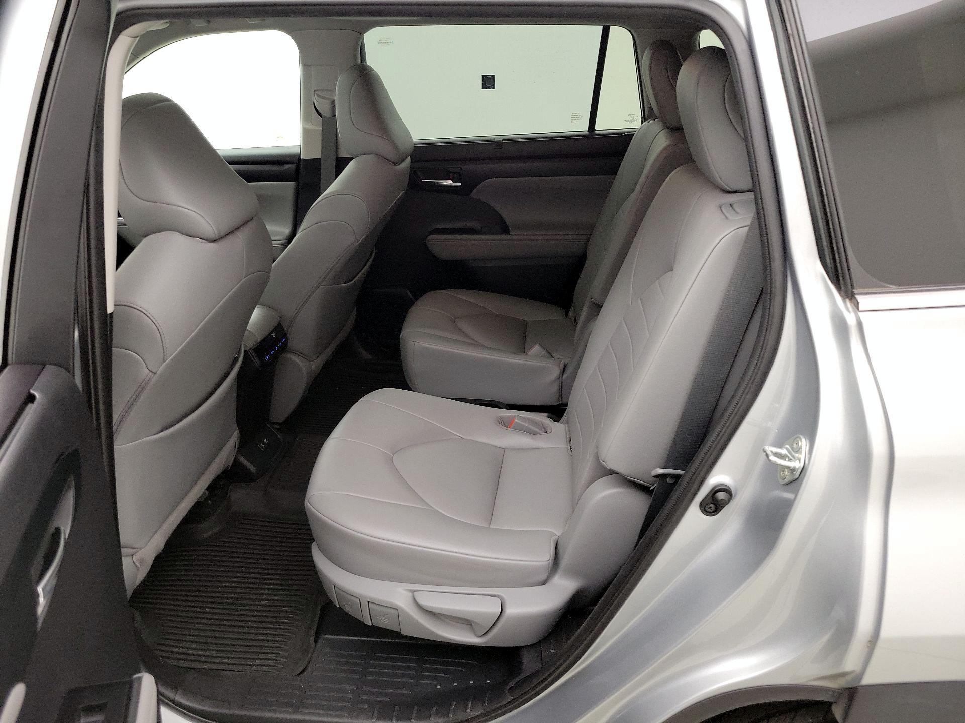 Thumbnail: 2020 Toyota Highlander - 20