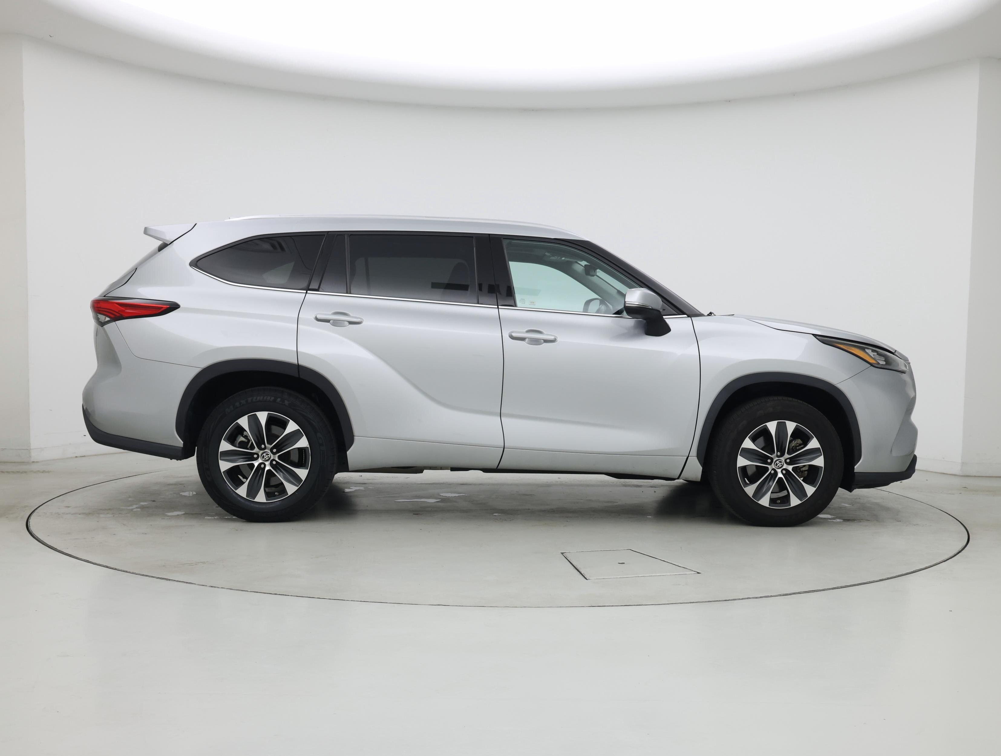 Thumbnail: 2020 Toyota Highlander - 7