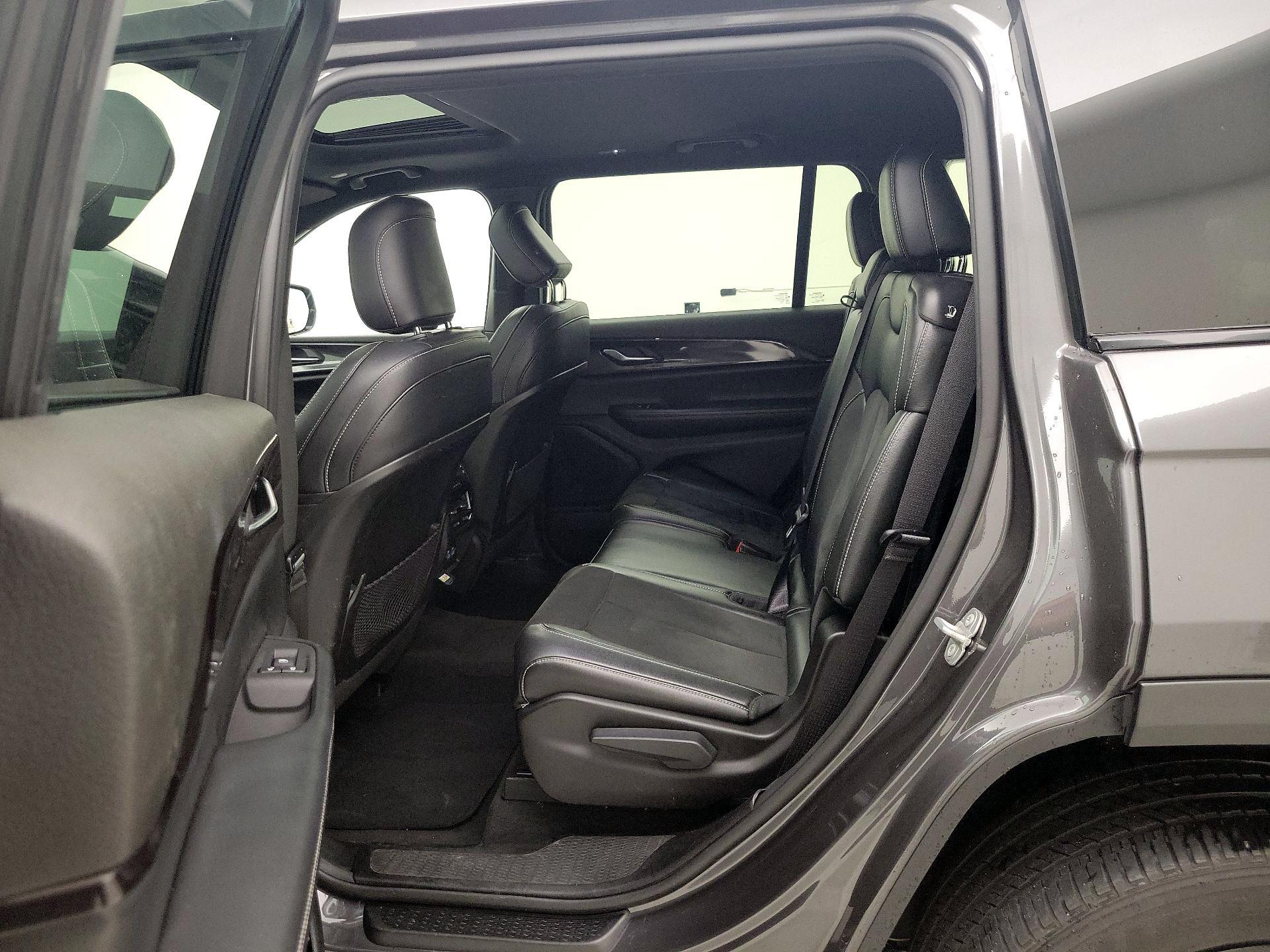 Thumbnail: 2023 Jeep Grand Cherokee L - 20