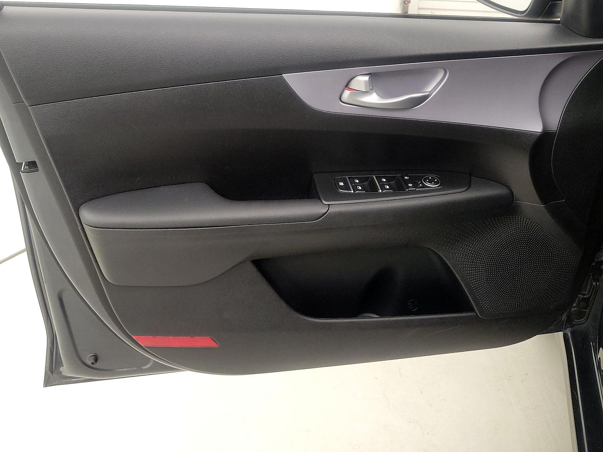 Thumbnail: 2024 Kia Forte - 12