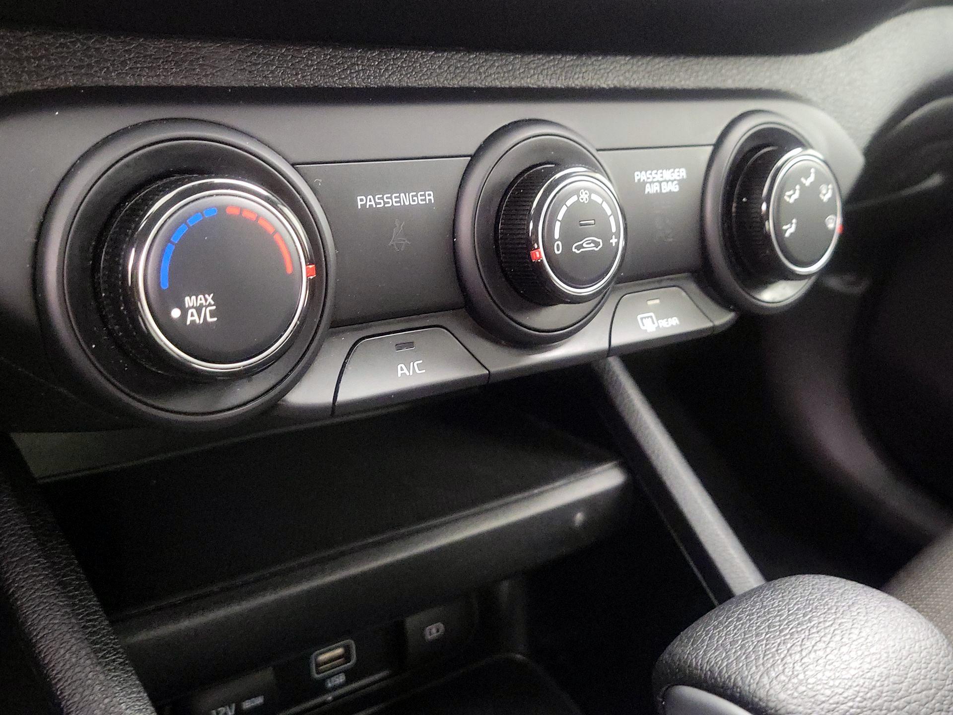 Thumbnail: 2024 Kia Forte - 16