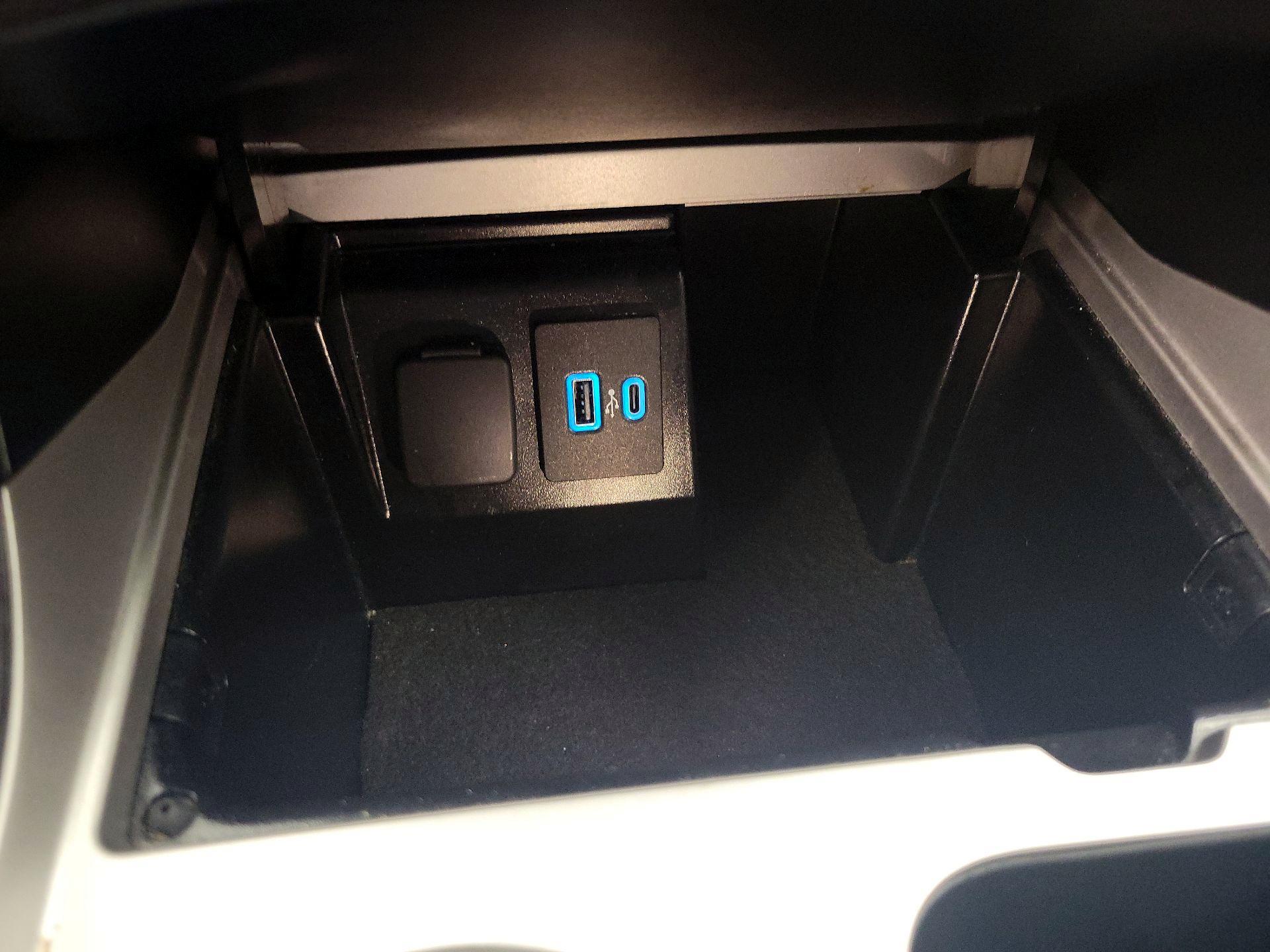 Thumbnail: 2024 Ford Explorer - 19