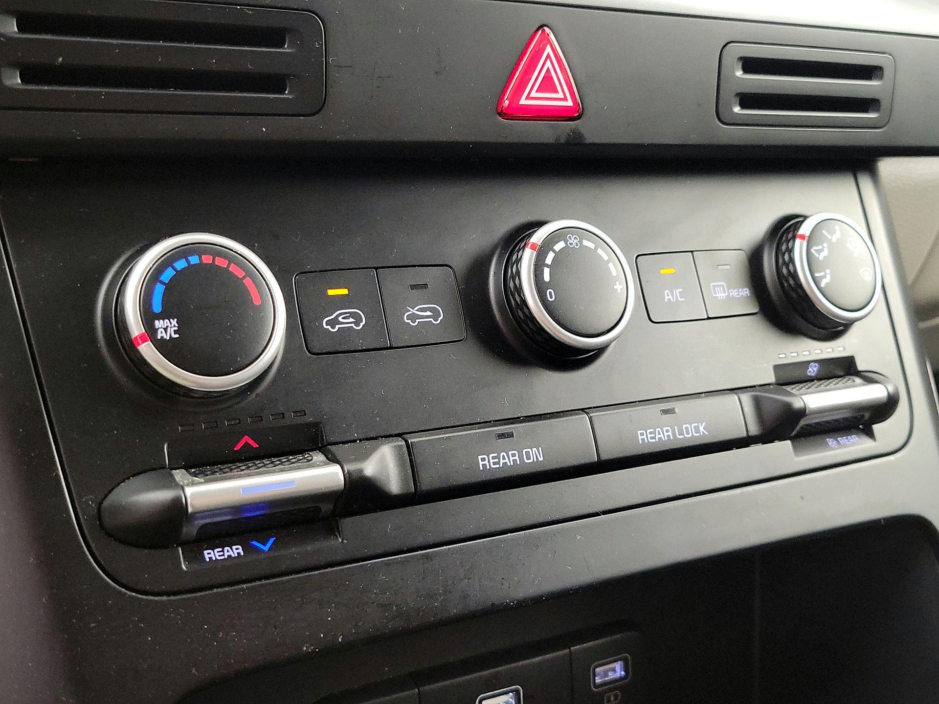 Thumbnail: 2024 Kia Carnival - 16