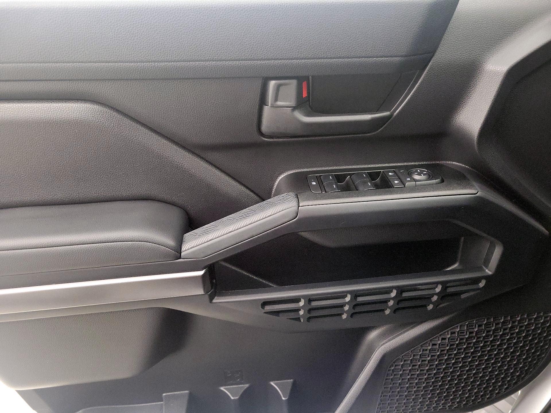 Thumbnail: 2025 Toyota 4Runner - 12