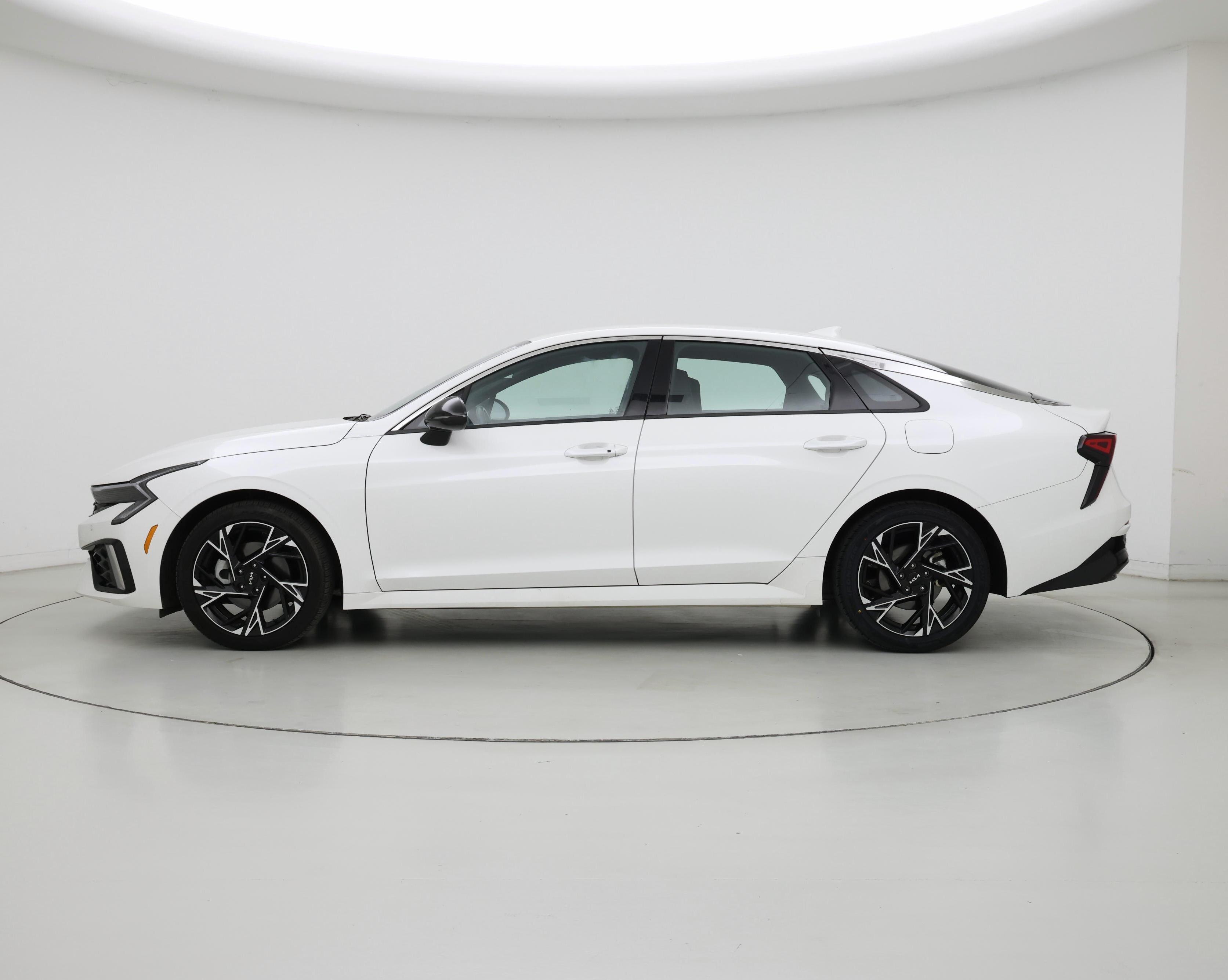 Thumbnail: 2025 Kia K5 - 3