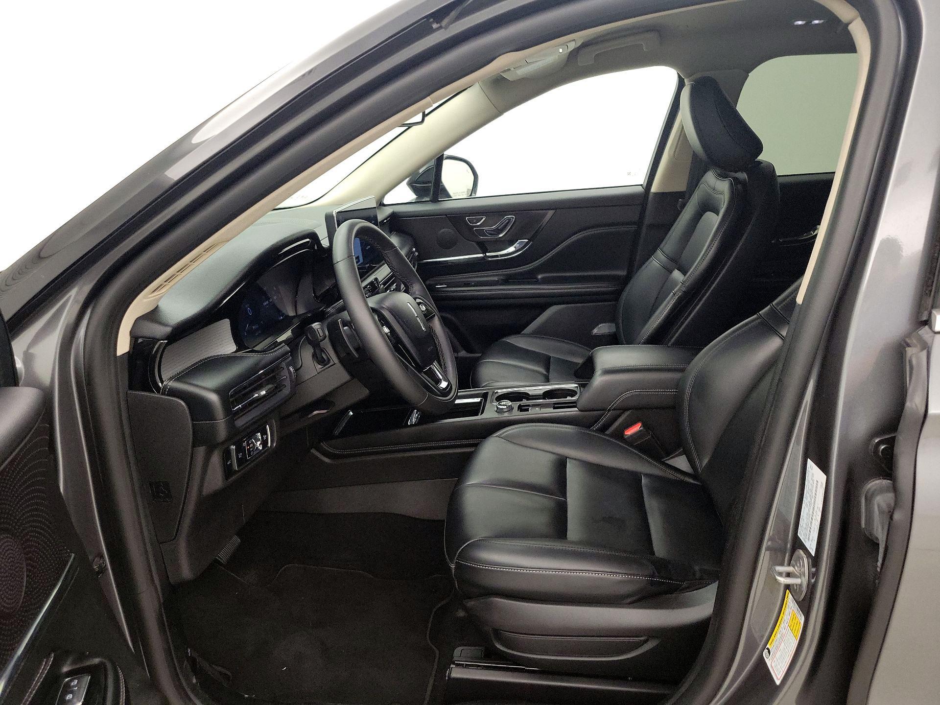 Thumbnail: 2024 Lincoln Corsair - 11