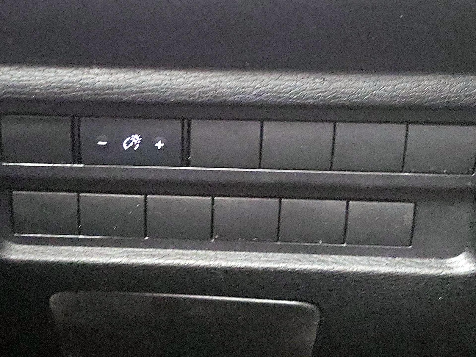 2024 Mitsubishi Outlander ES - Photo 14