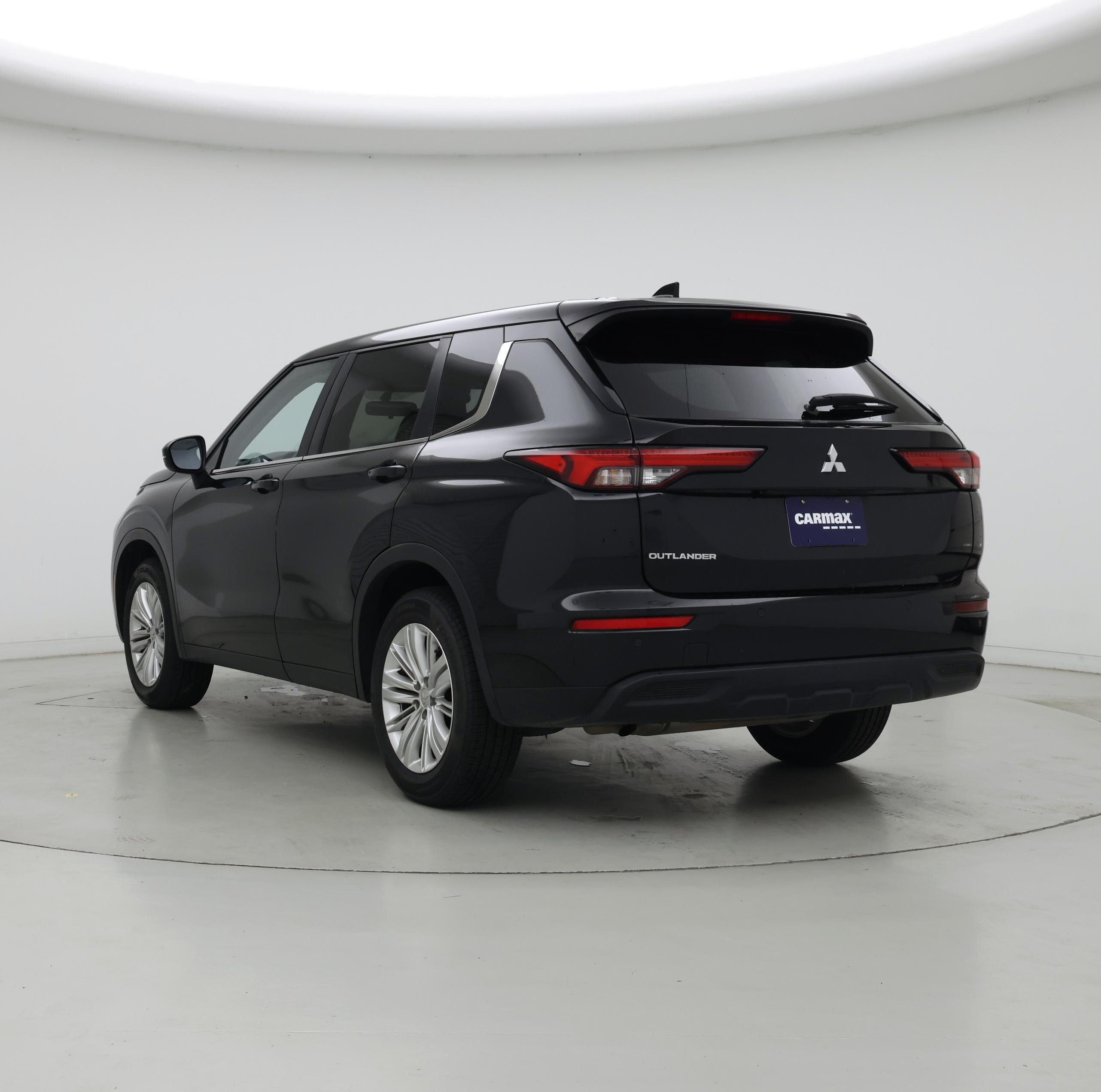 Thumbnail: 2024 Mitsubishi Outlander - 2
