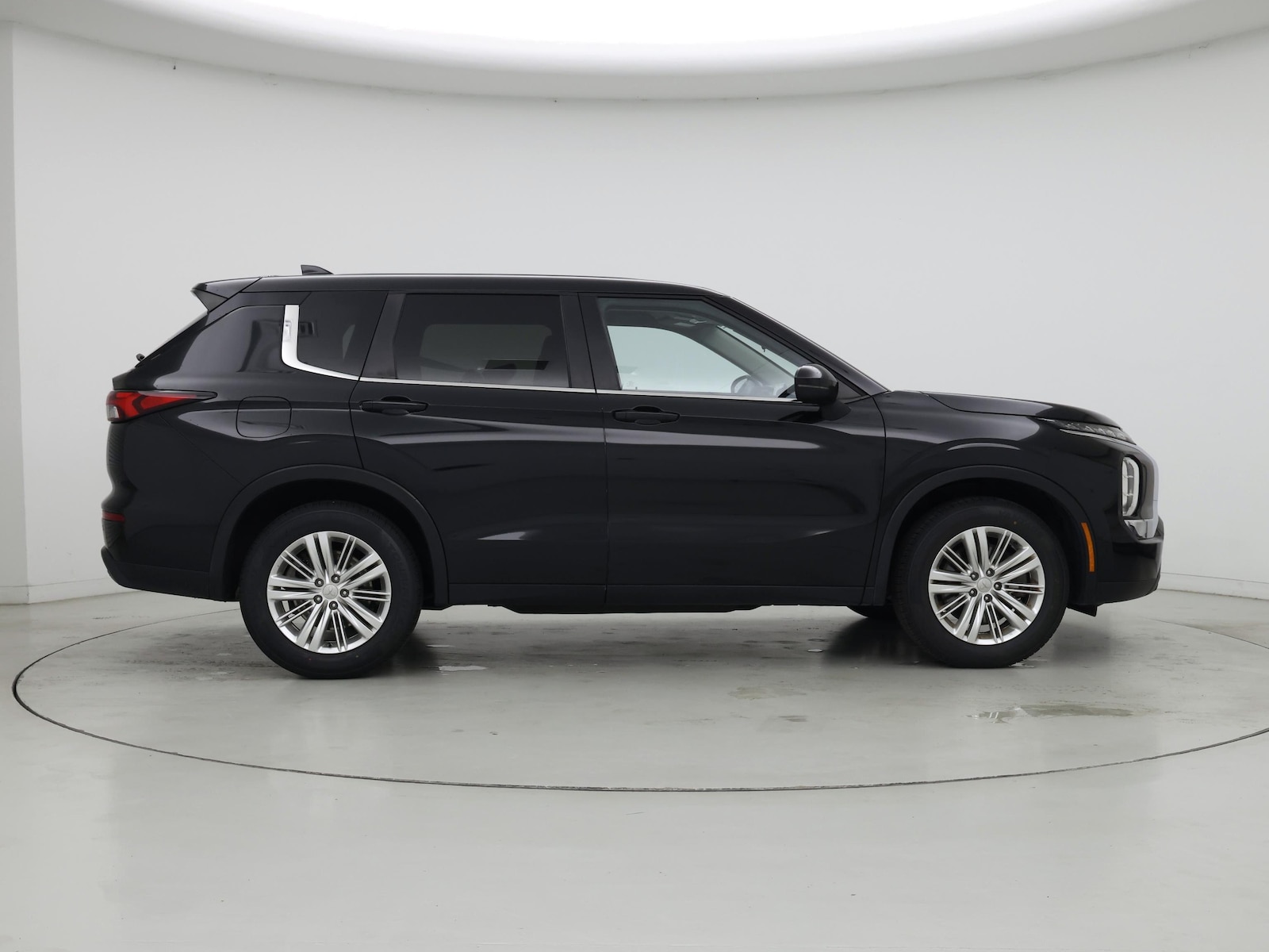 2024 Mitsubishi Outlander ES - Photo 8