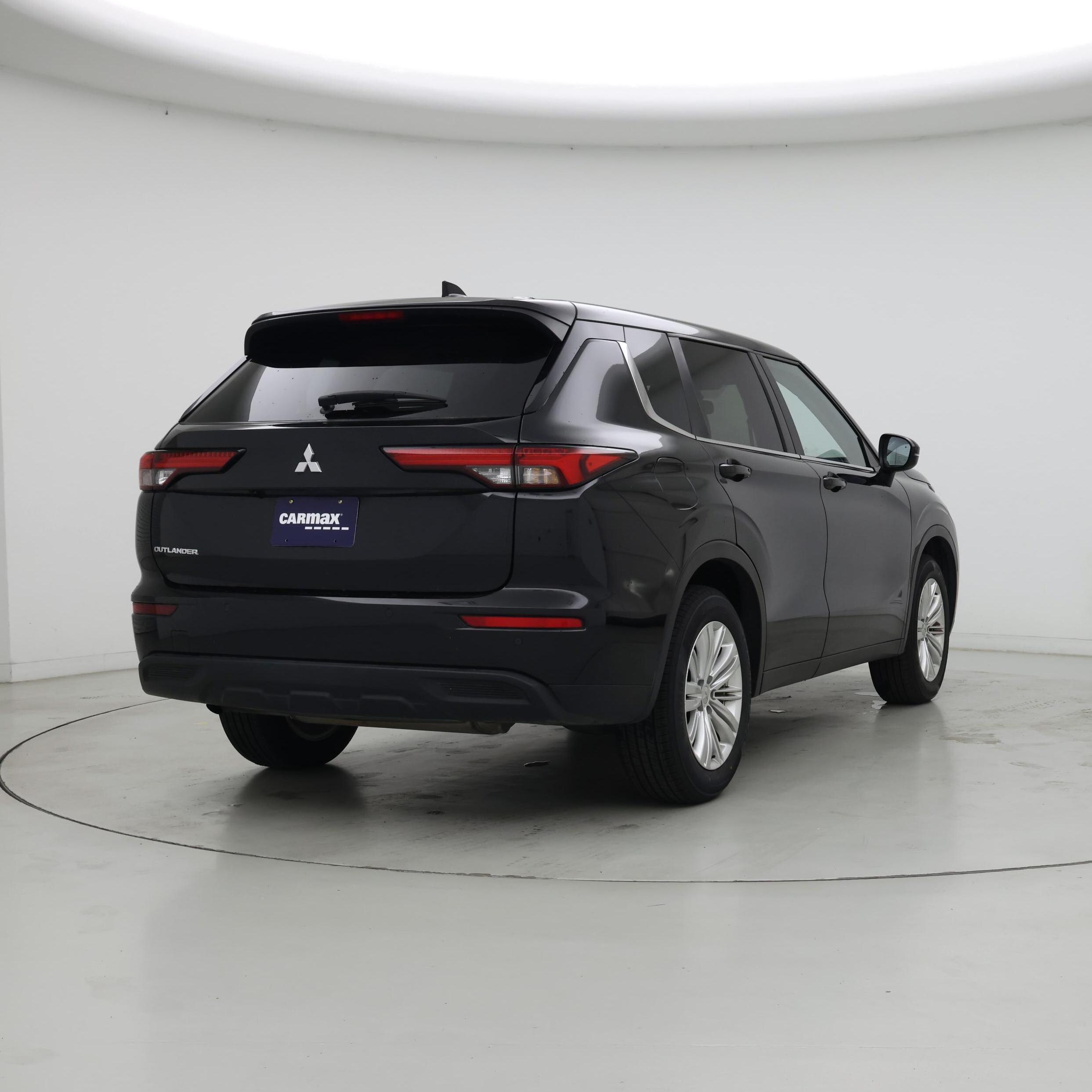 Thumbnail: 2024 Mitsubishi Outlander - 8