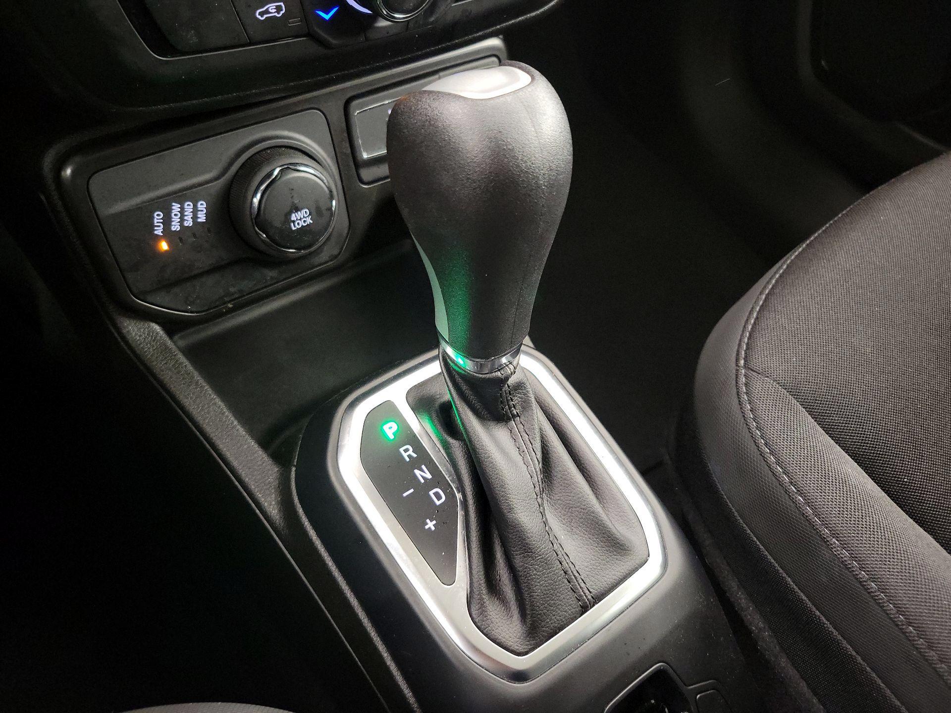 Thumbnail: 2023 Jeep Renegade - 18