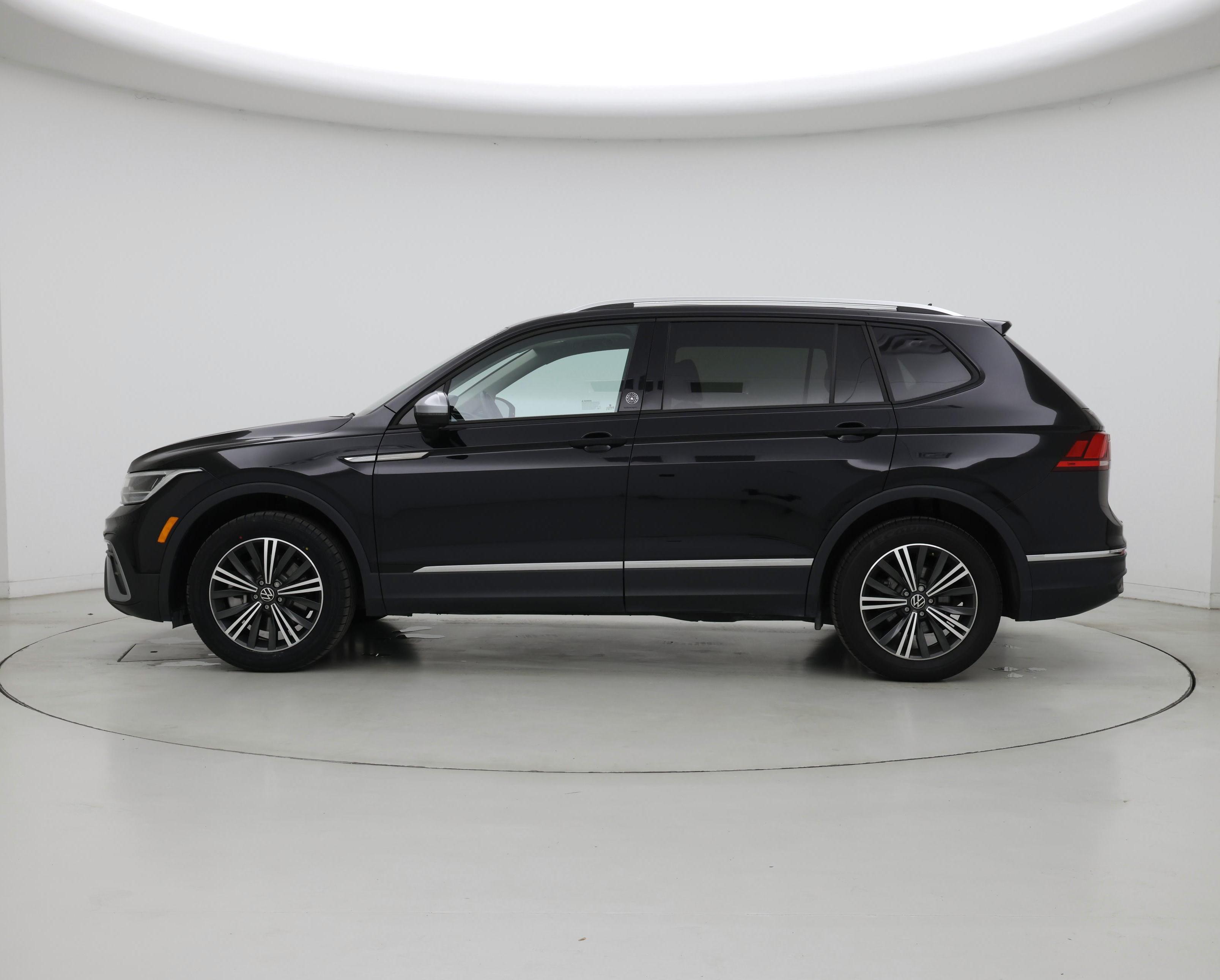 Thumbnail: 2024 Volkswagen Tiguan - 3