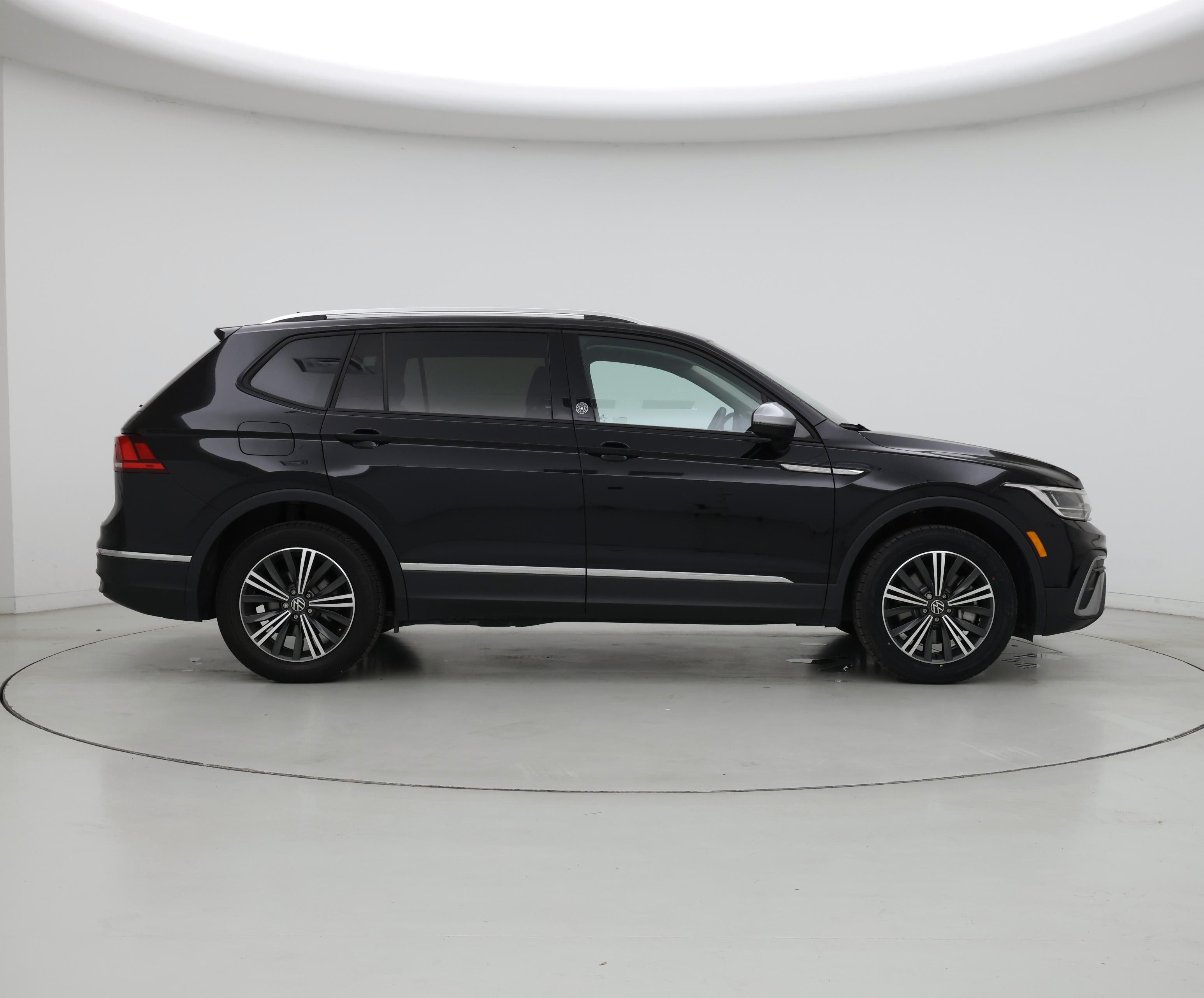 Thumbnail: 2024 Volkswagen Tiguan - 7