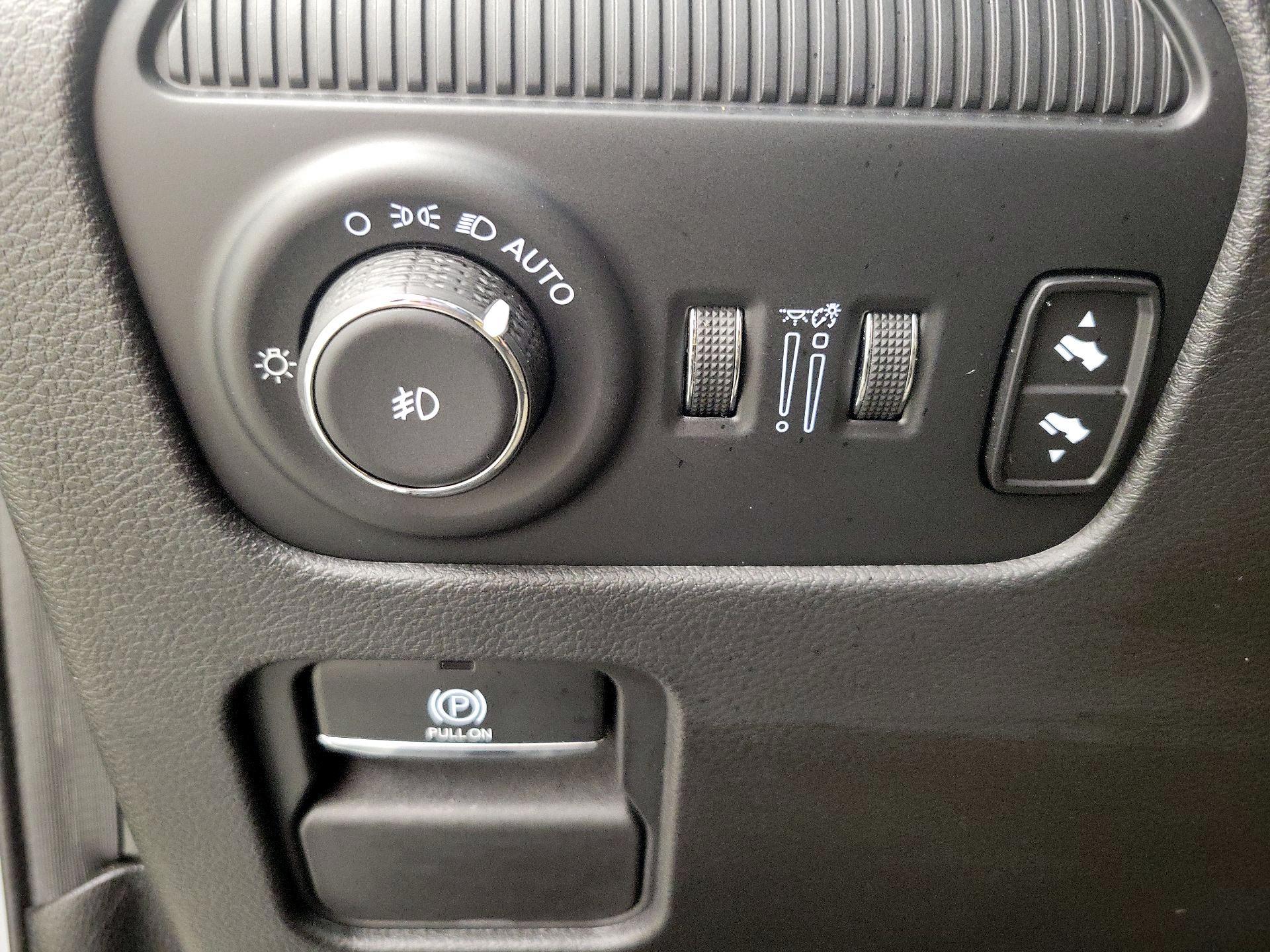 Thumbnail: 2024 Jeep Wagoneer - 13