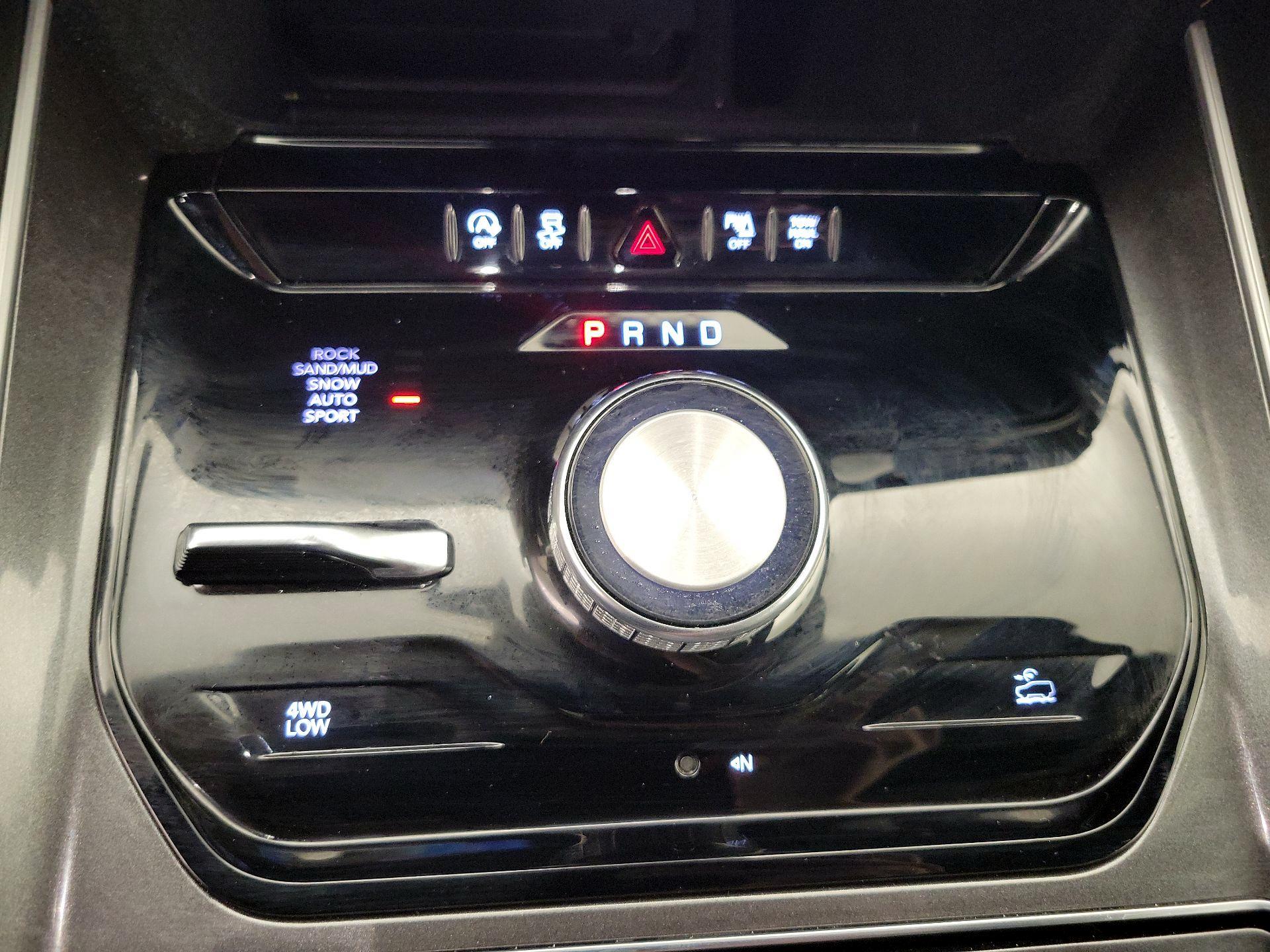 Thumbnail: 2024 Jeep Wagoneer - 18