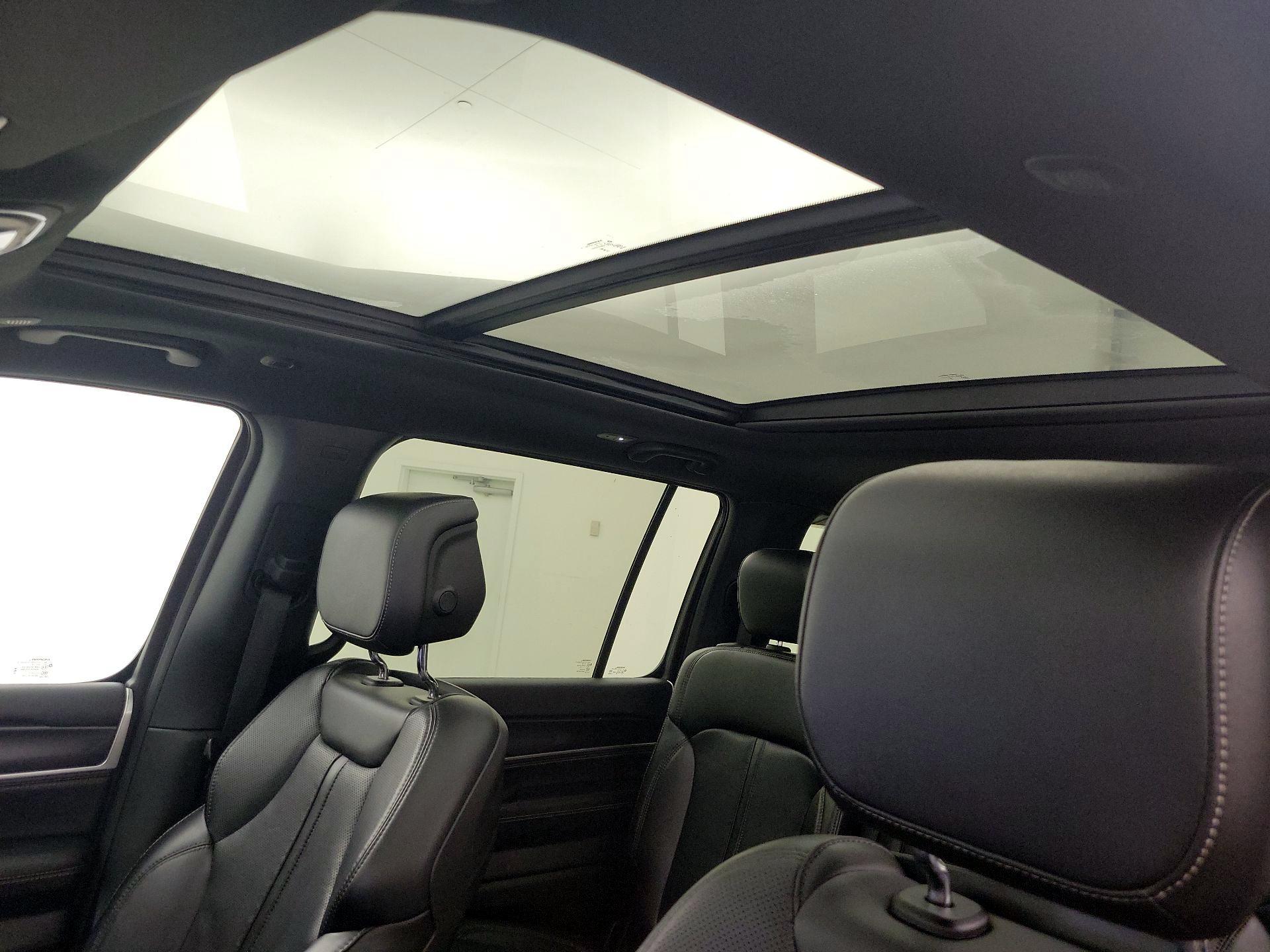 Thumbnail: 2024 Jeep Wagoneer - 20