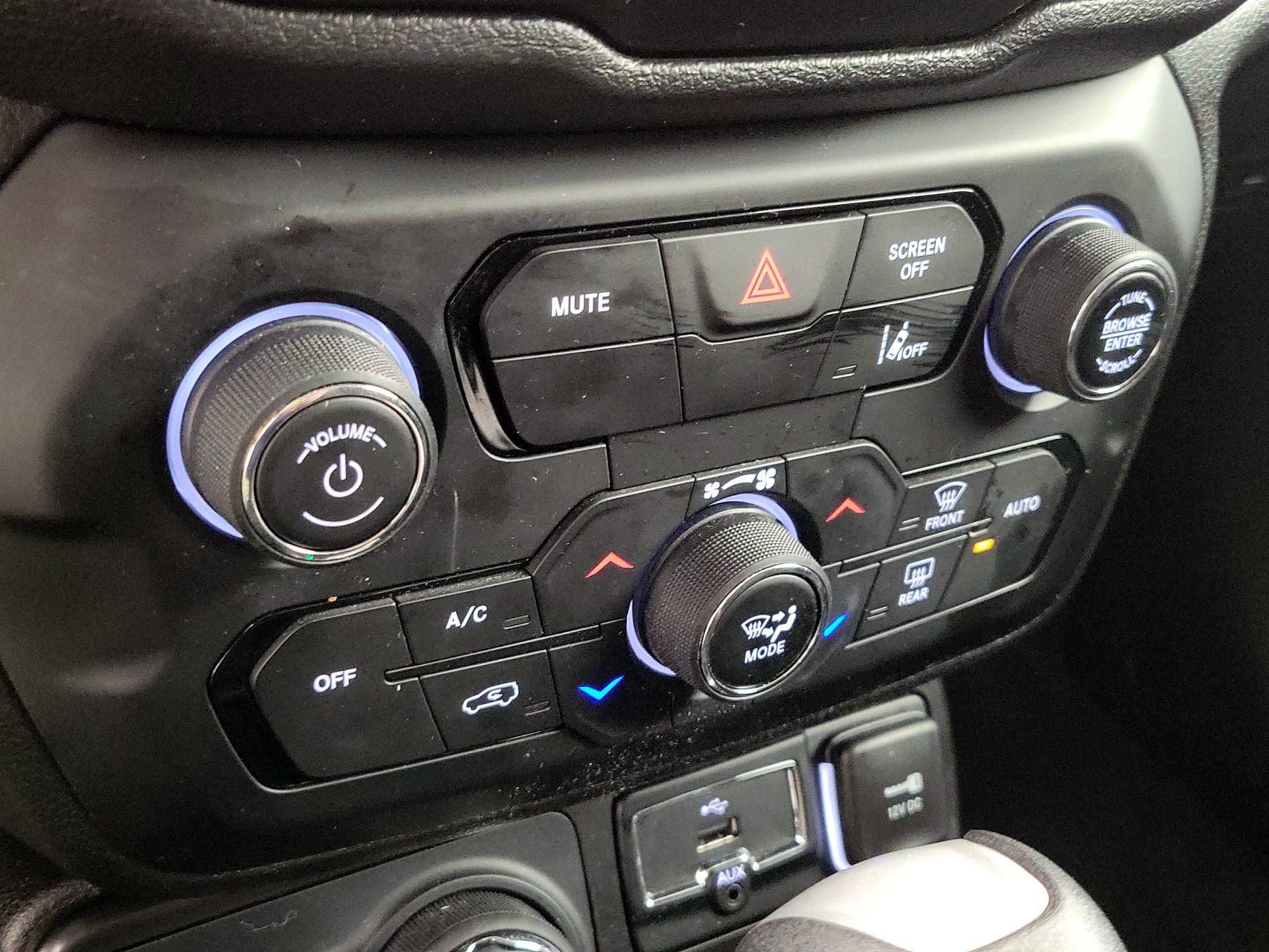 Thumbnail: 2022 Jeep Renegade - 17