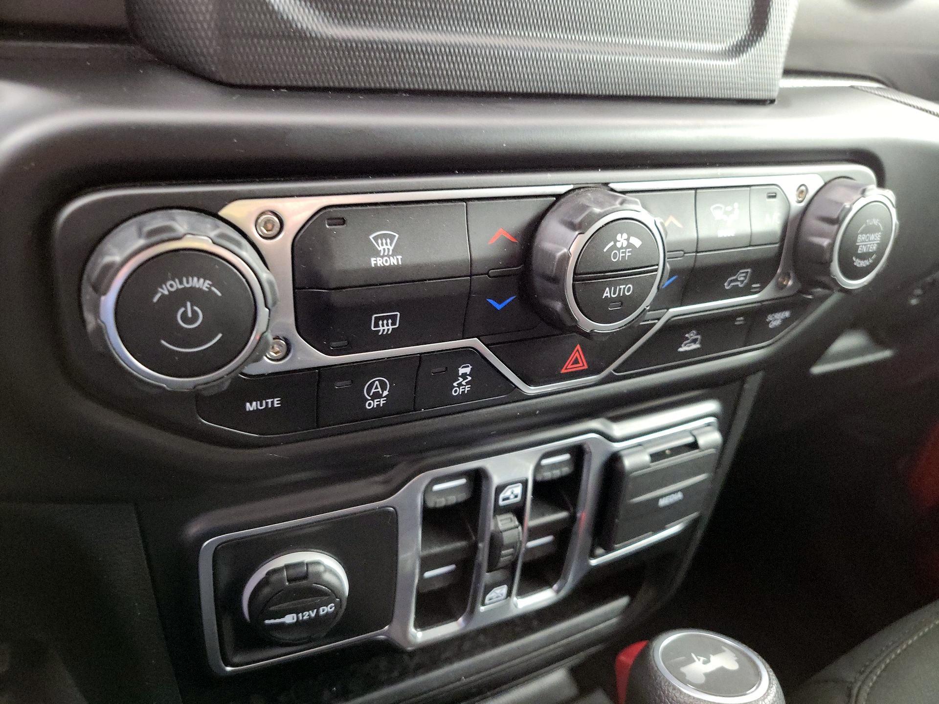 Thumbnail: 2022 Jeep Wrangler - 16