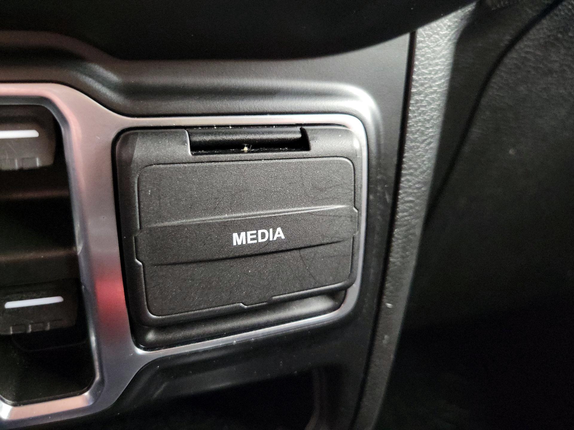 Thumbnail: 2022 Jeep Wrangler - 18