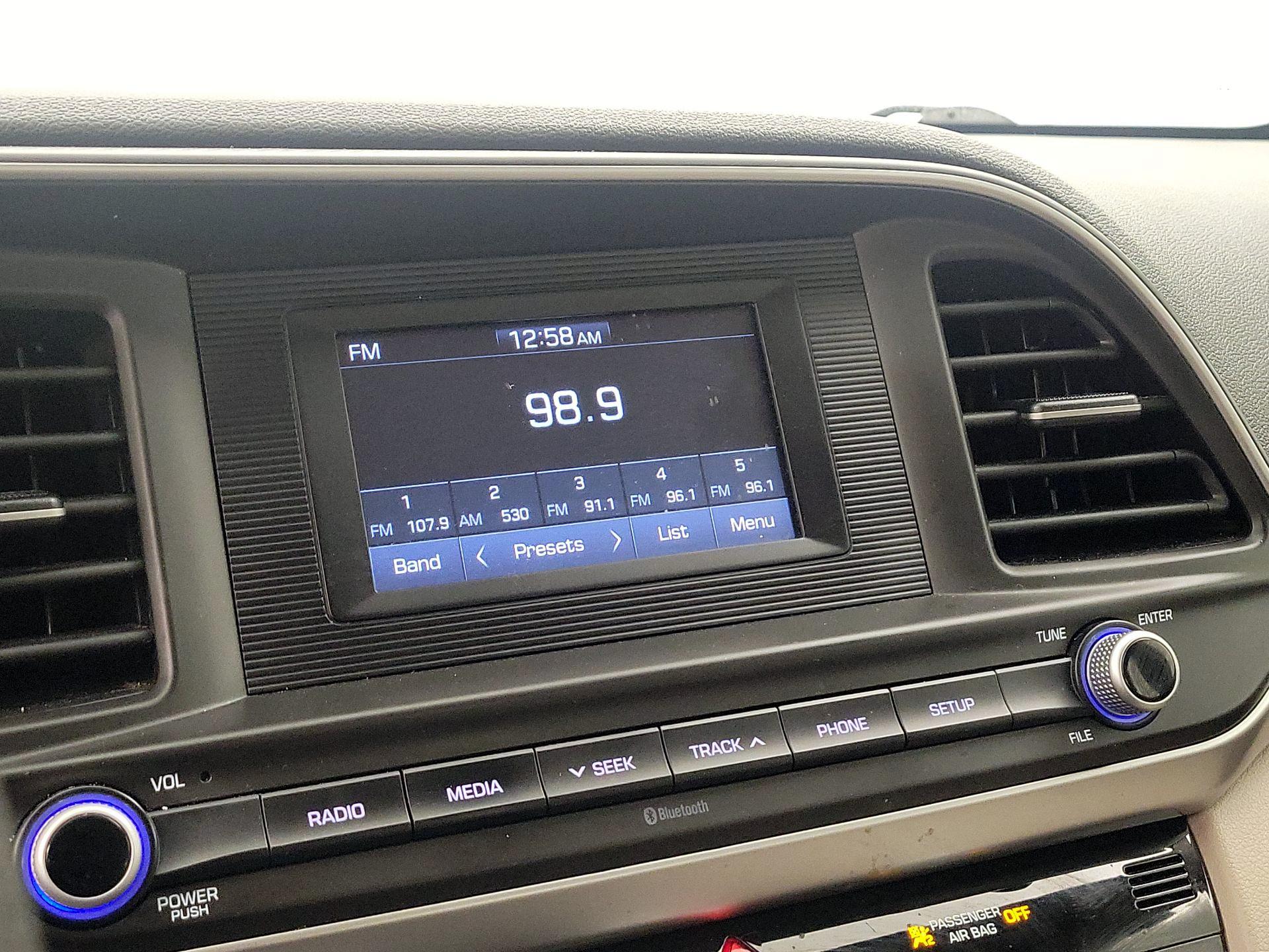 Thumbnail: 2020 Hyundai Elantra - 15