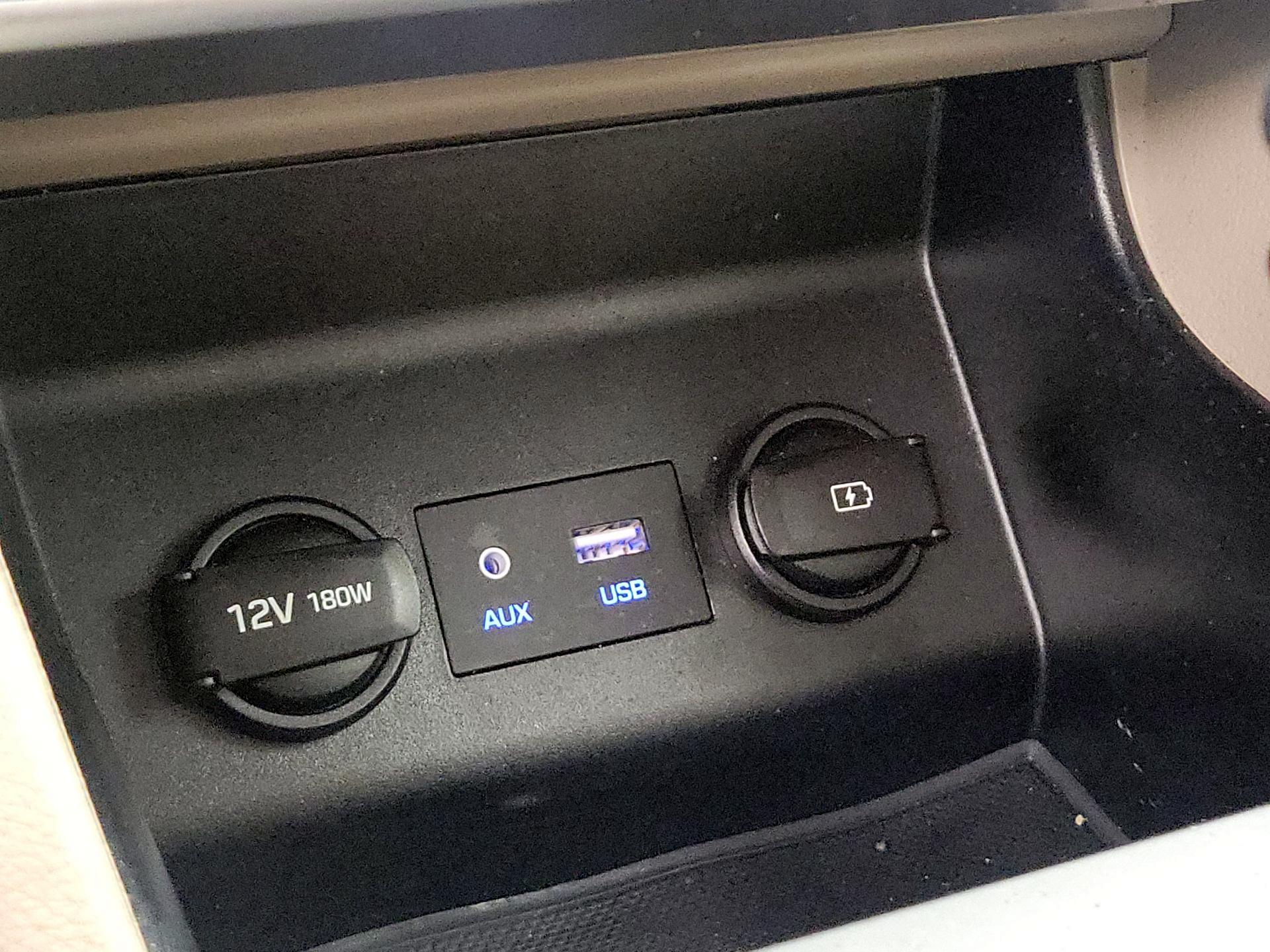 Thumbnail: 2020 Hyundai Elantra - 18