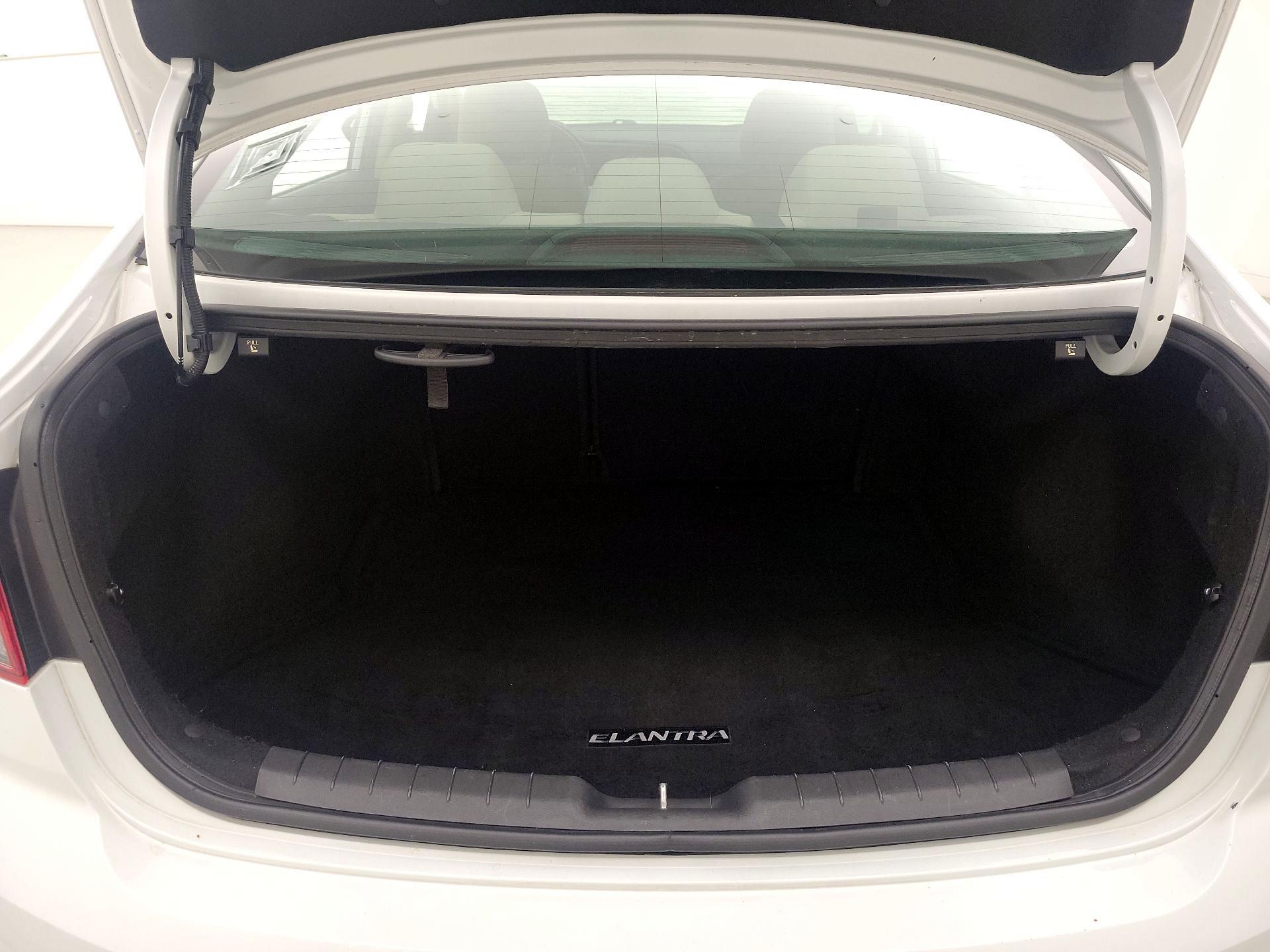 Thumbnail: 2020 Hyundai Elantra - 20