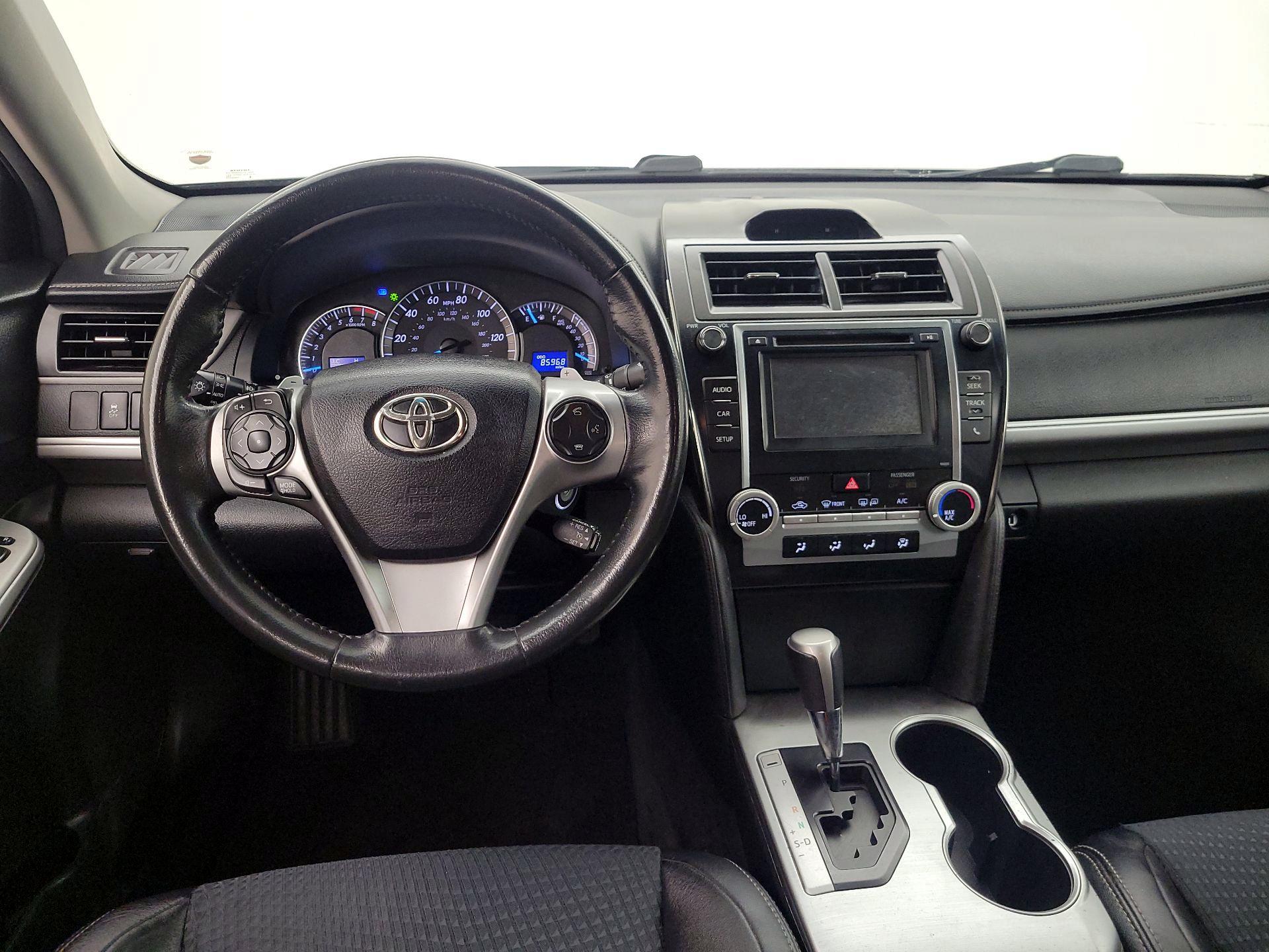 Thumbnail: 2014 Toyota Camry - 10