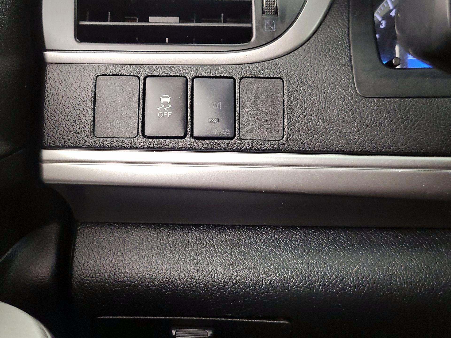 Thumbnail: 2014 Toyota Camry - 13