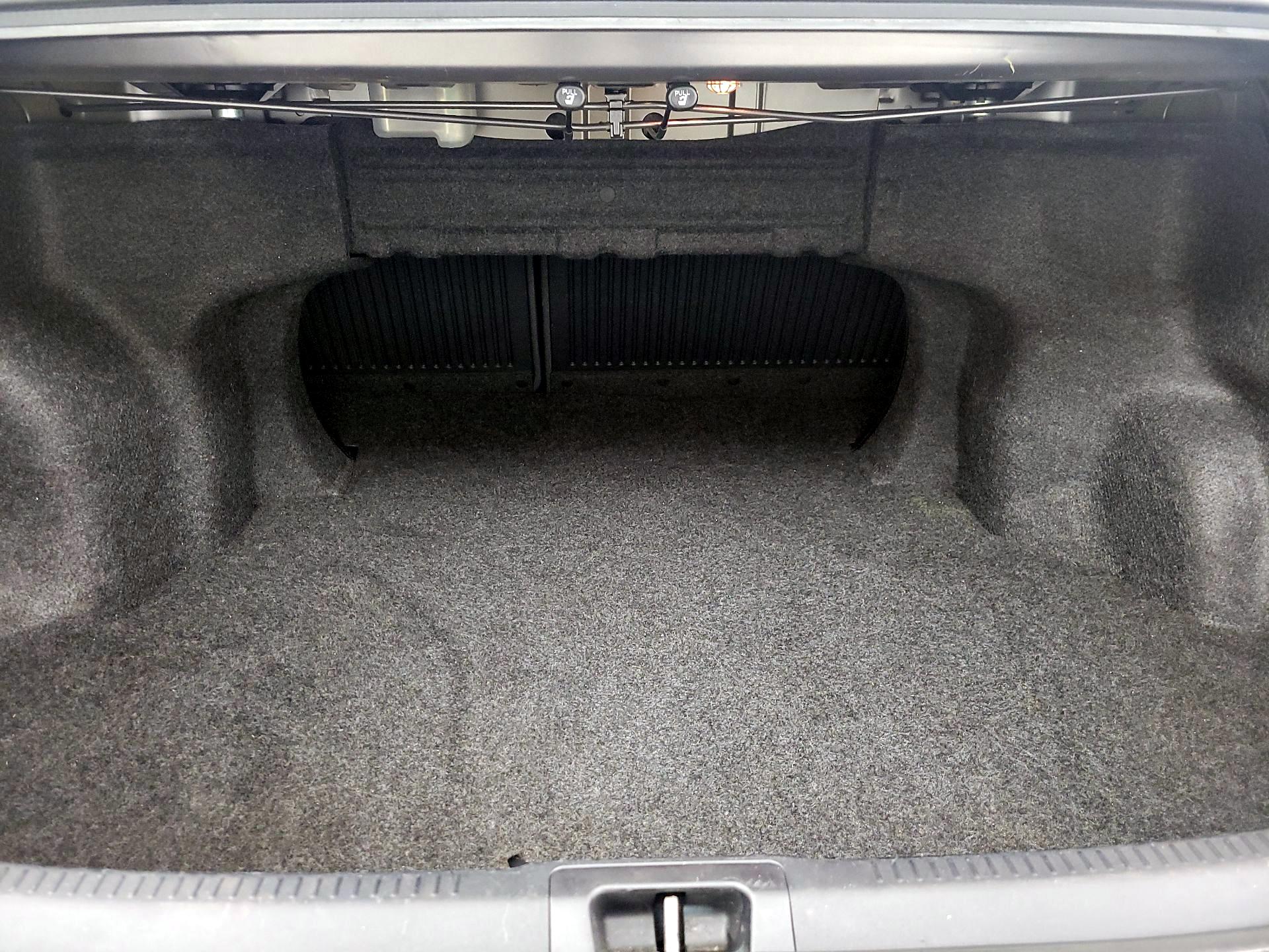 Thumbnail: 2014 Toyota Camry - 20