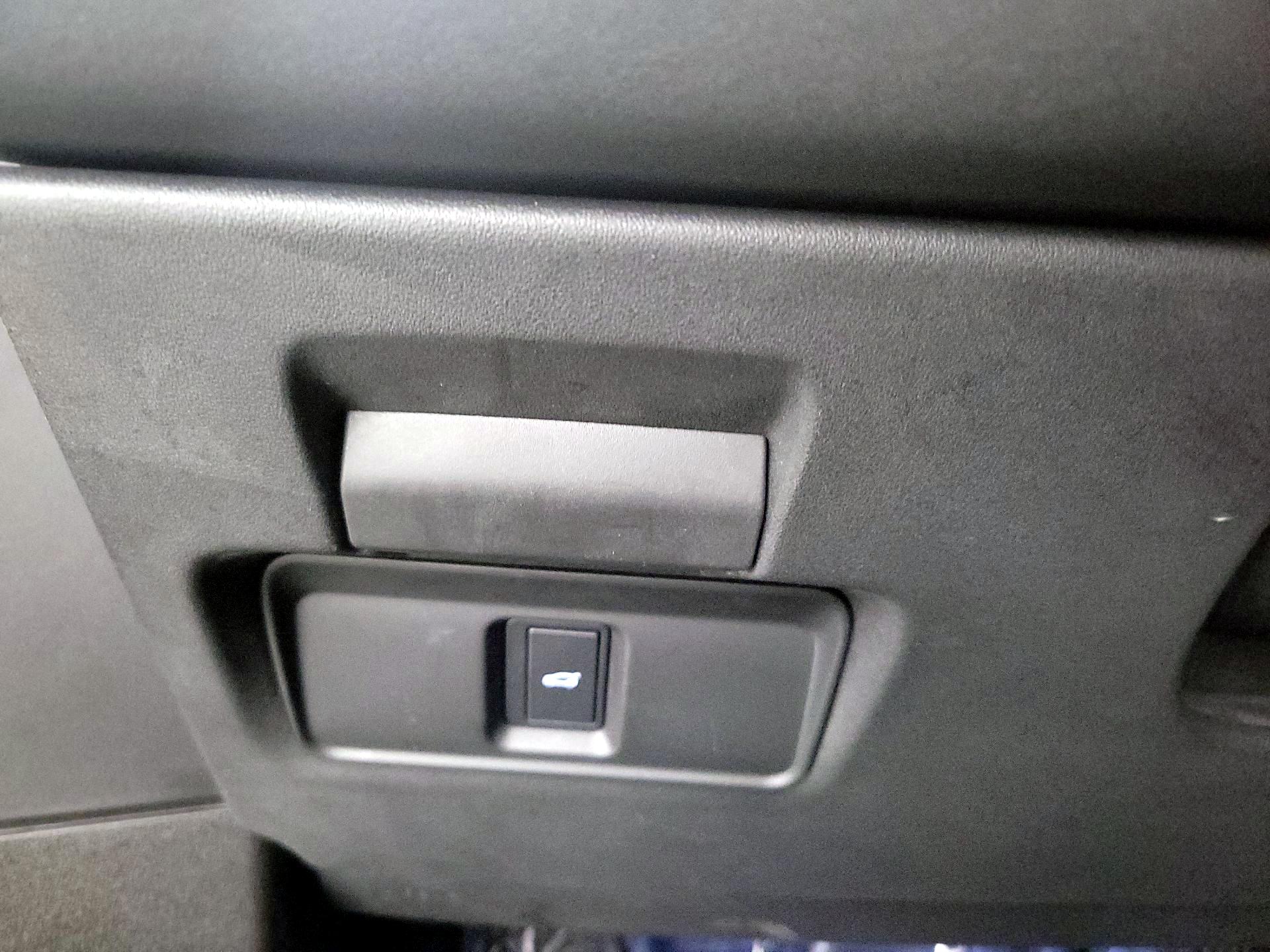 Thumbnail: 2024 Land Rover Range Rover Evoque - 13