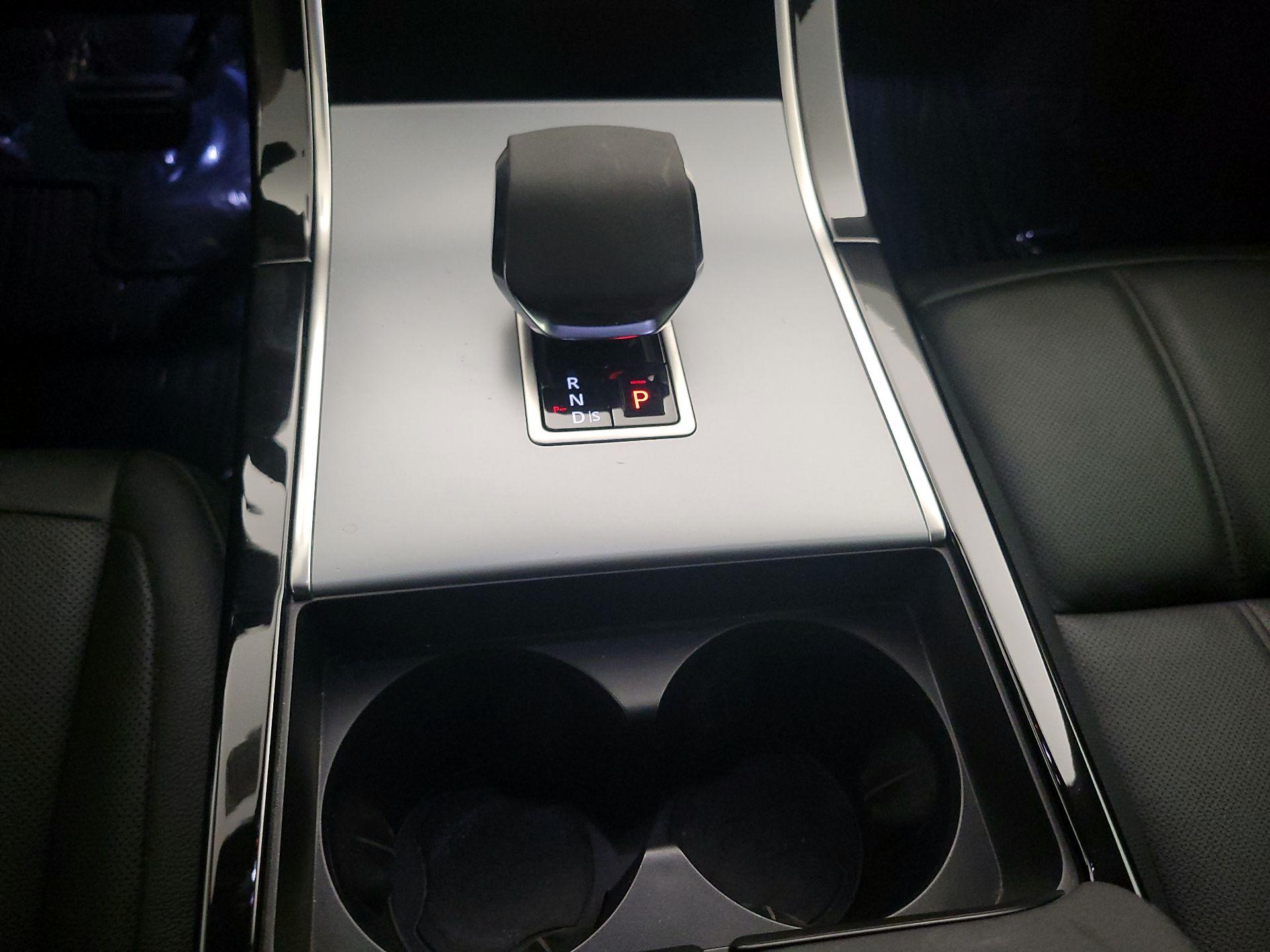 Thumbnail: 2024 Land Rover Range Rover Evoque - 18