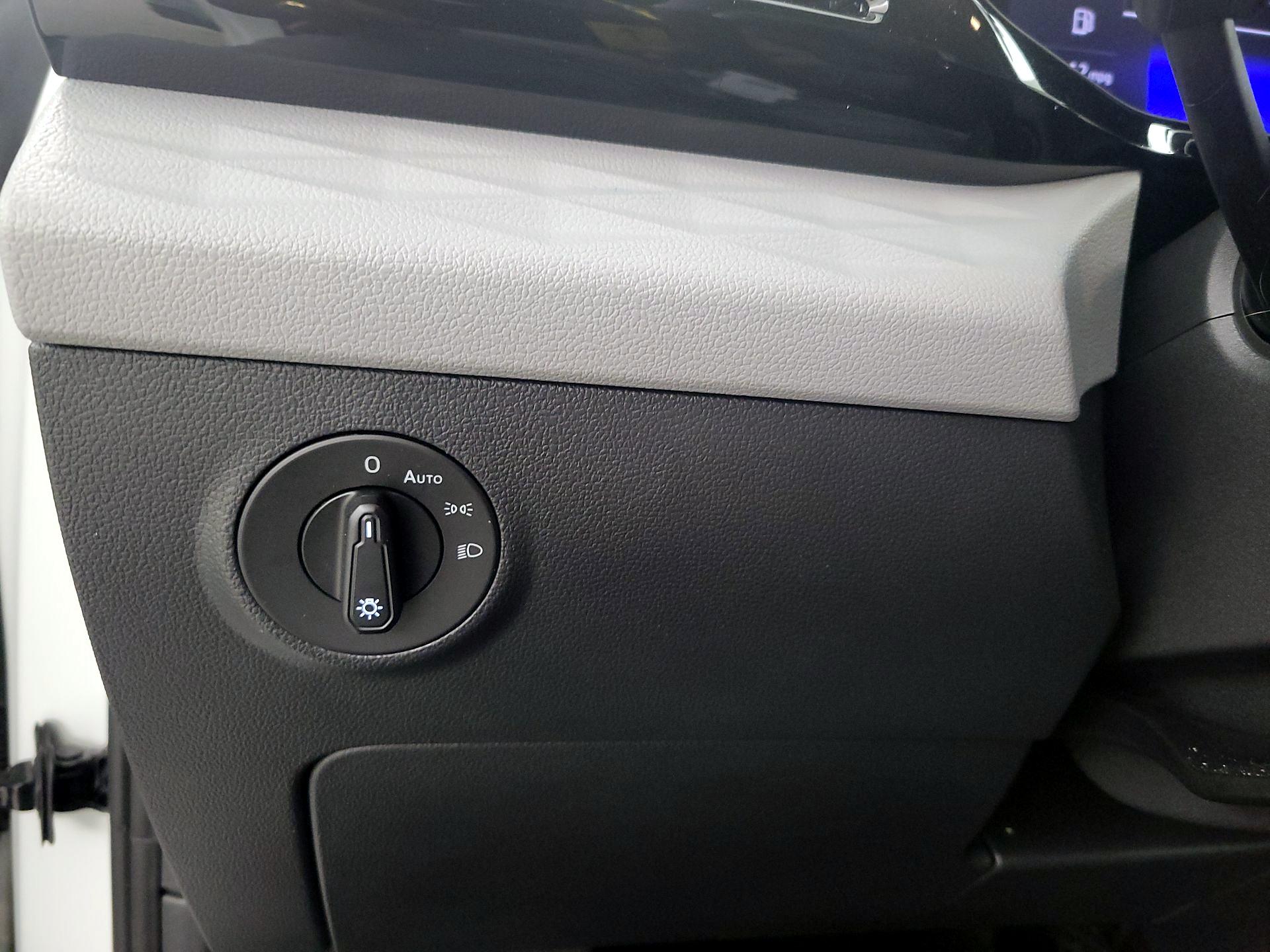 Thumbnail: 2022 Volkswagen Taos - 13