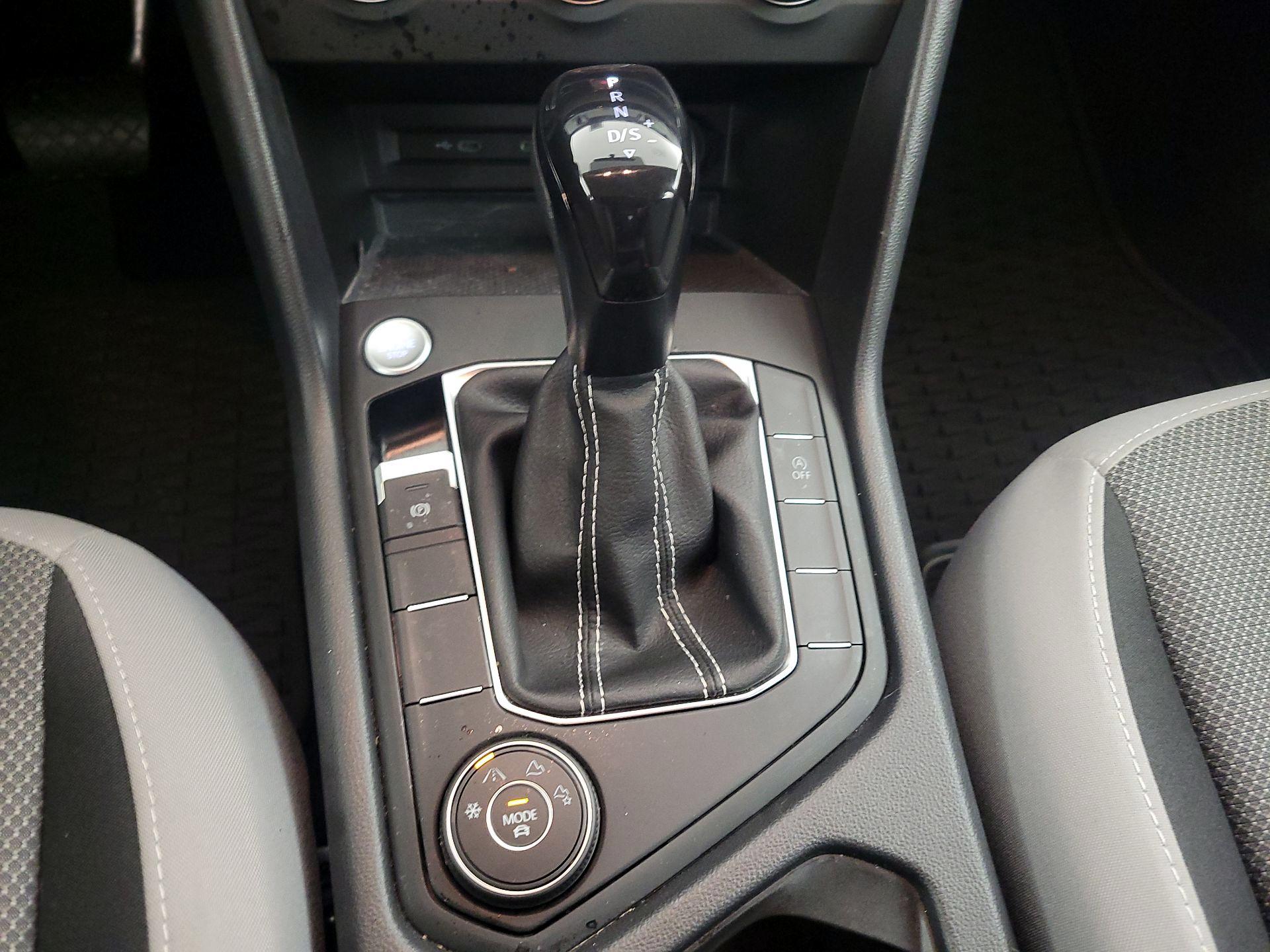 Thumbnail: 2022 Volkswagen Taos - 17