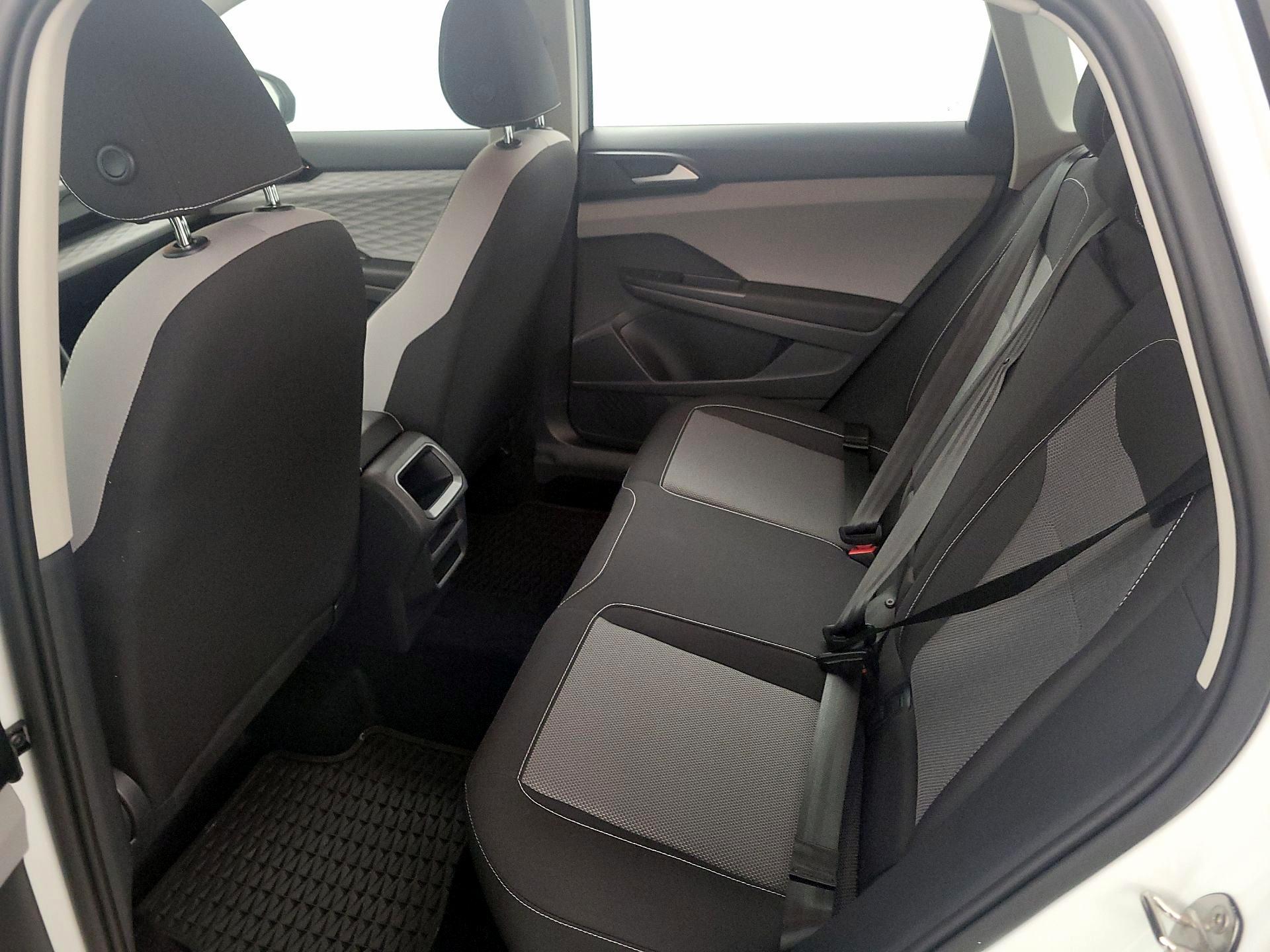 Thumbnail: 2022 Volkswagen Taos - 19