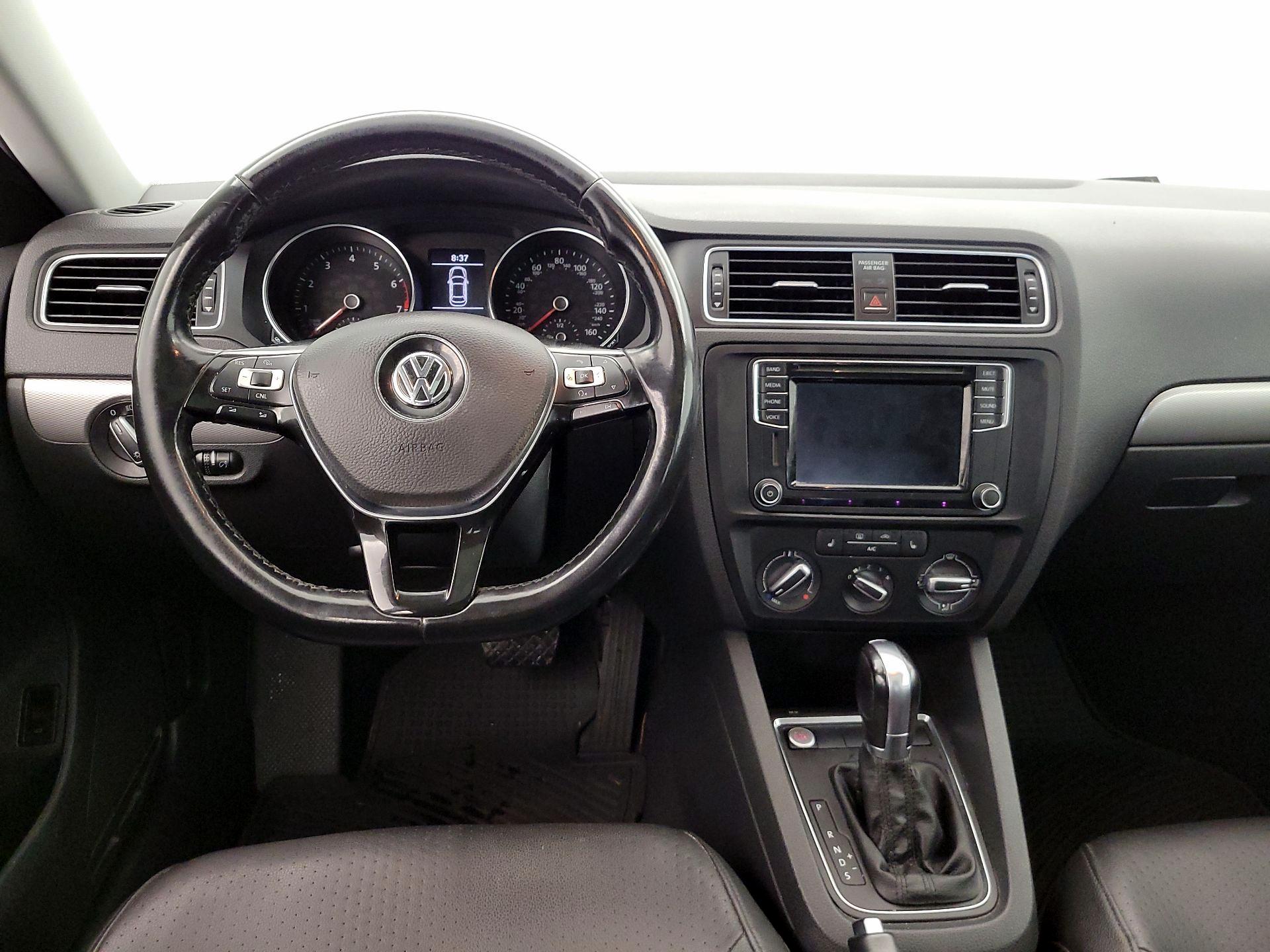 Thumbnail: 2017 Volkswagen Jetta - 10