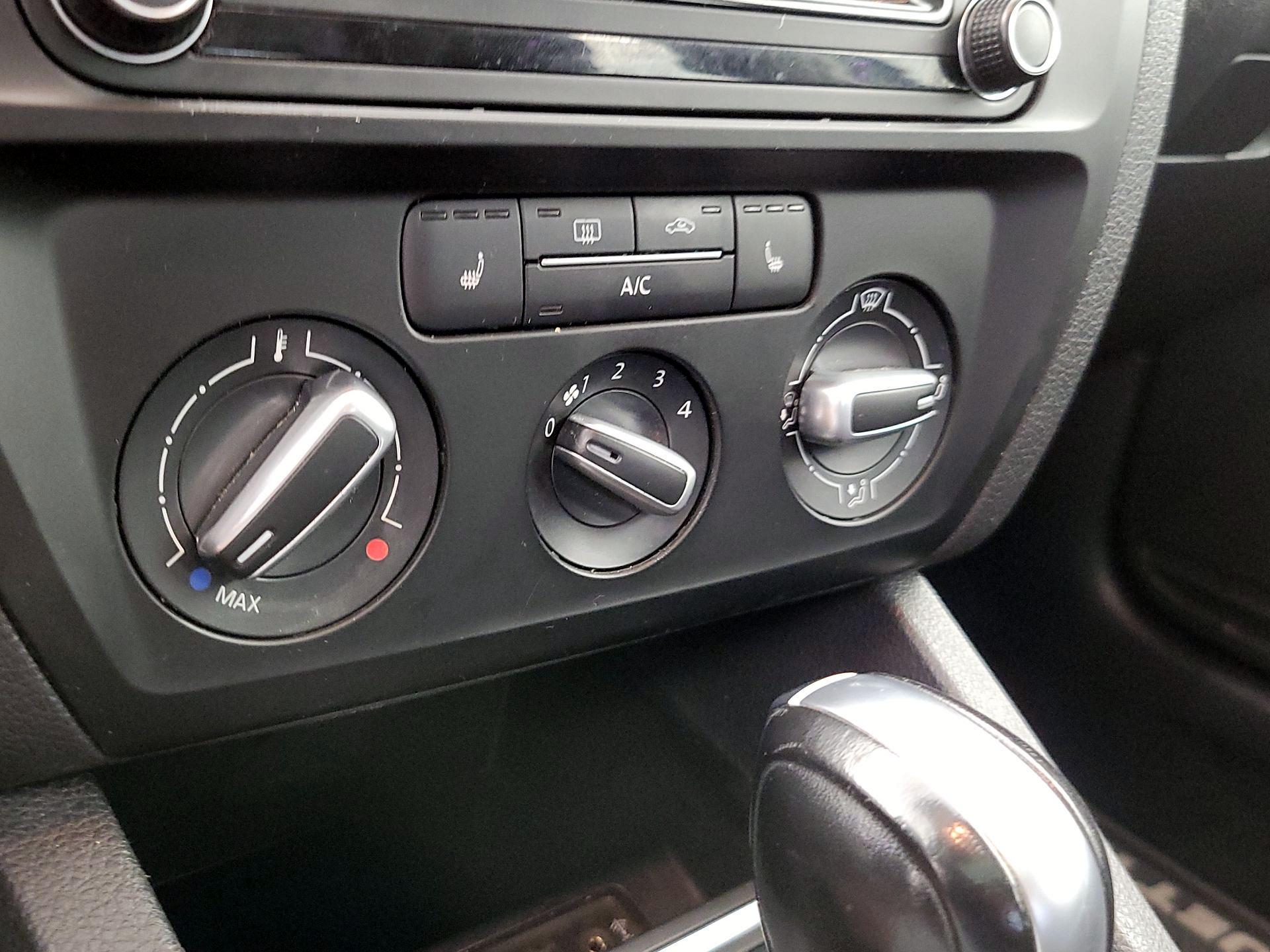 Thumbnail: 2017 Volkswagen Jetta - 16