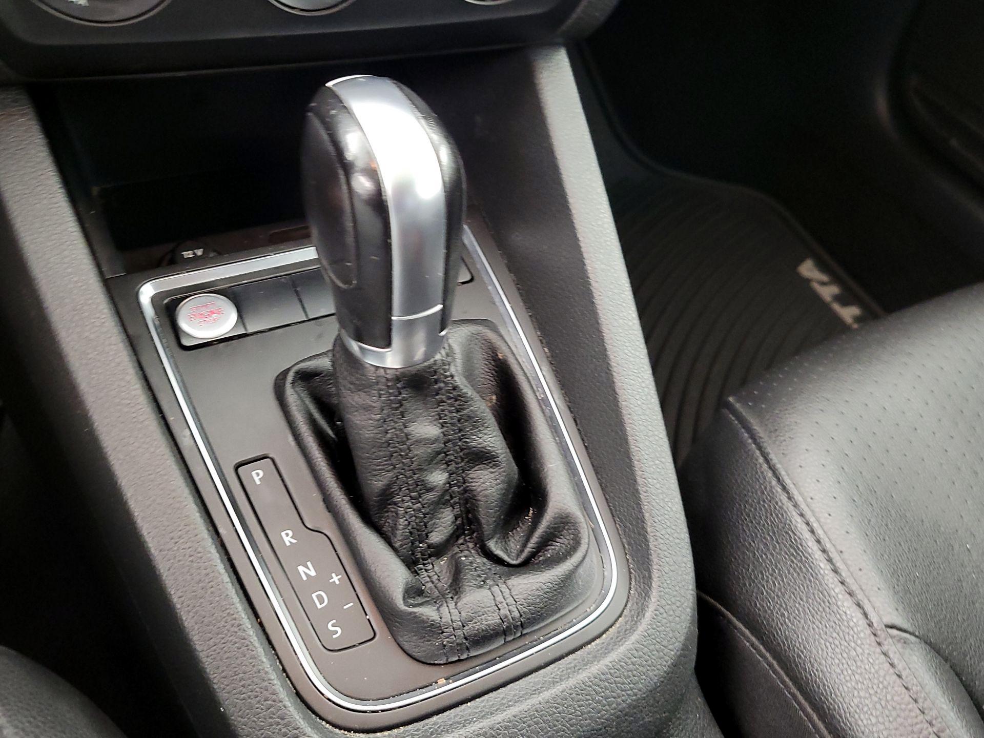 Thumbnail: 2017 Volkswagen Jetta - 17