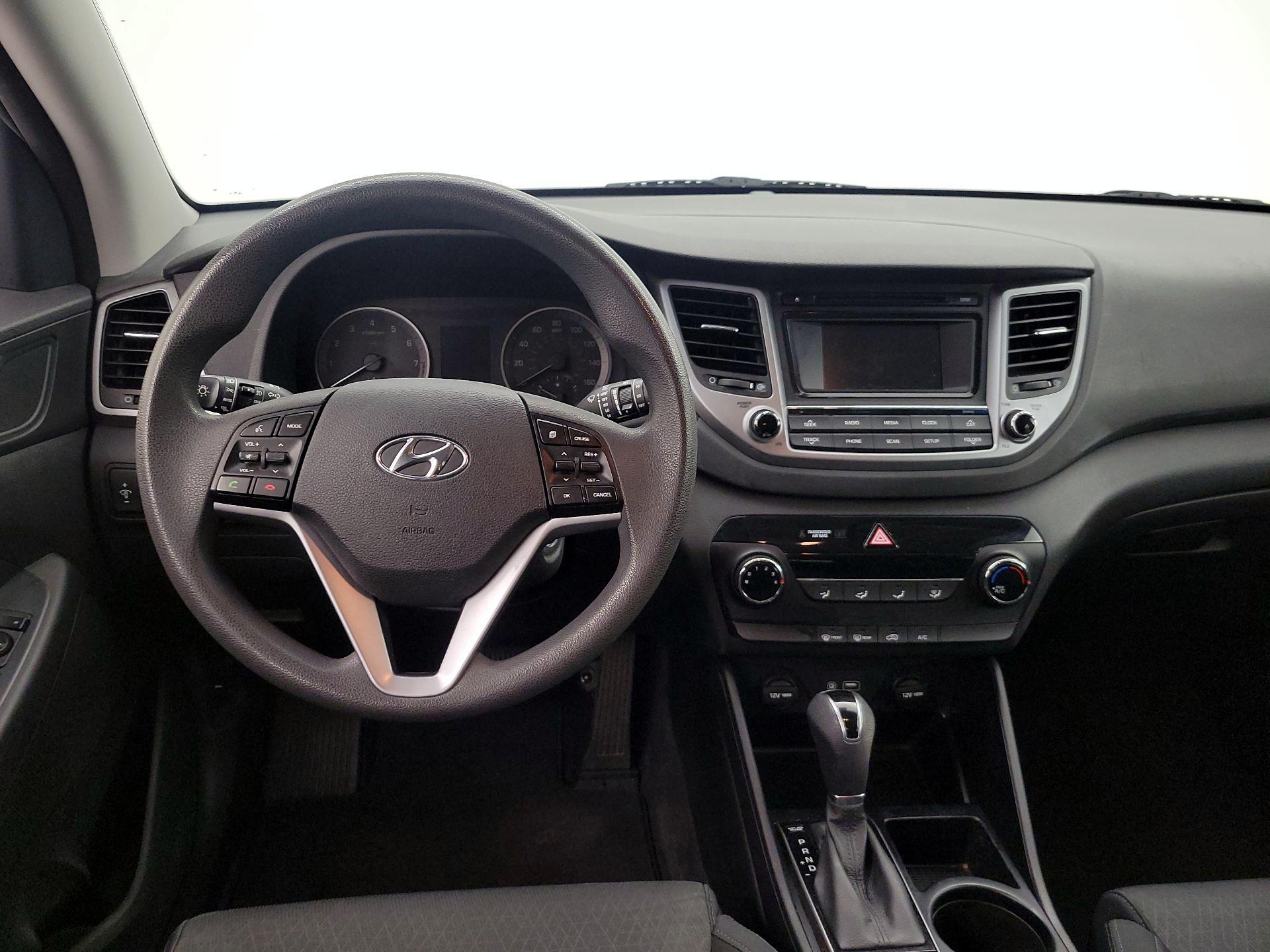 Thumbnail: 2016 Hyundai Tucson - 10